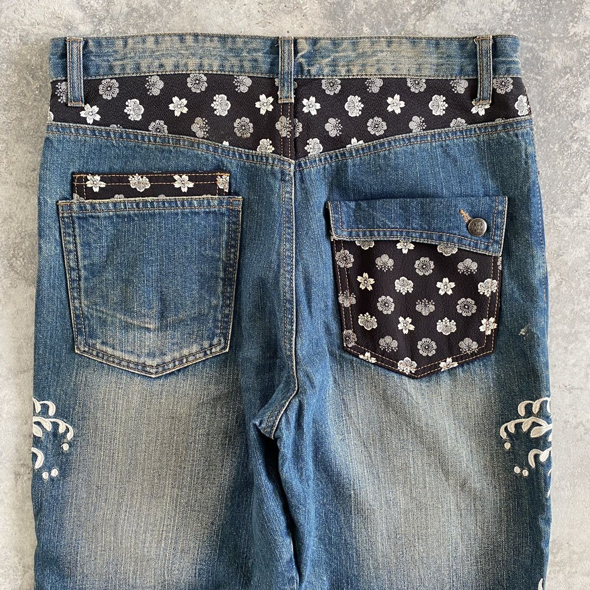 Japanese Brand Karakuri Tamashii Style Embroidered Koi Fish Sukajan Jeans Size US 33 - 18 Thumbnail