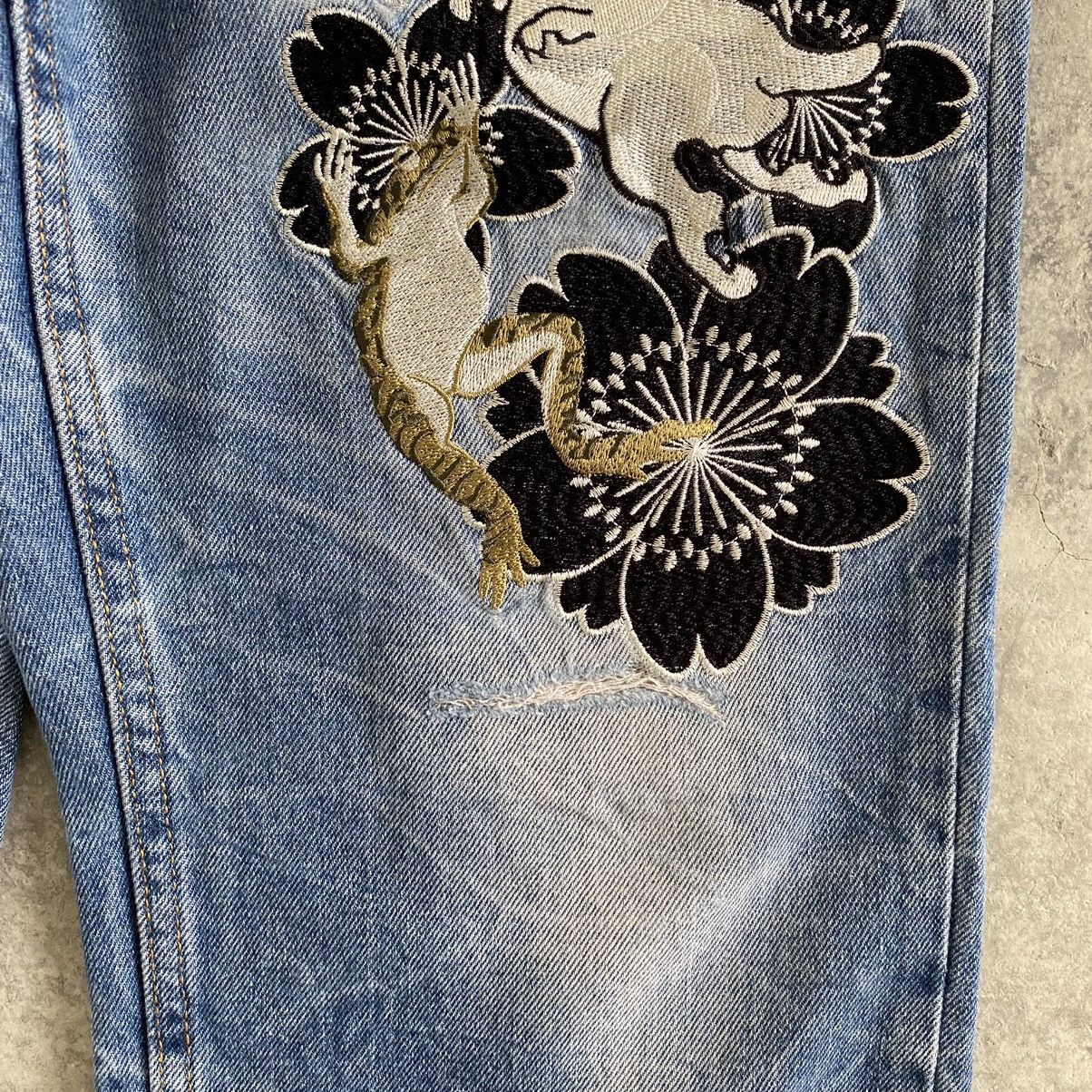 Karakuri Tamashii Karakuri Tanmashii Style Fugutaiten Embroidered Tattoo Jeans Size US 32 / EU 48 - 6 Thumbnail