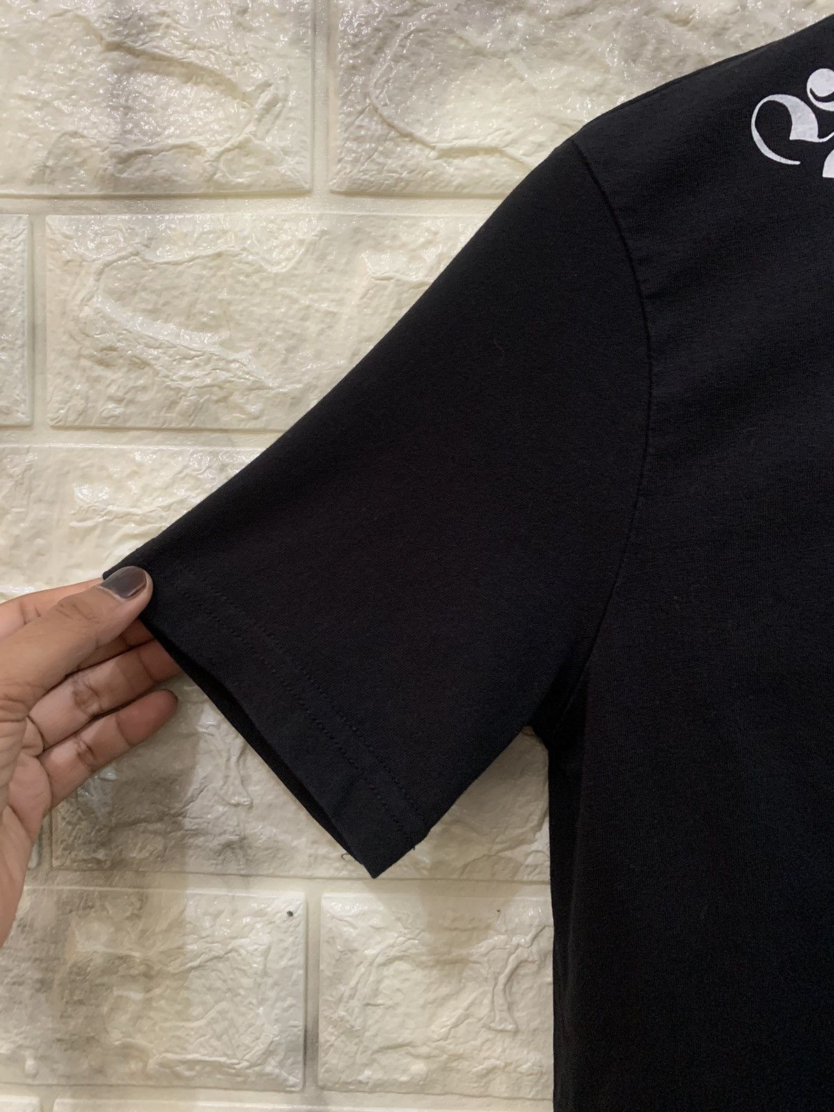 Uniqlo Uniqlo Women’s Black T-Shirt Size US M / EU 48-50 / 2 - 5 Thumbnail
