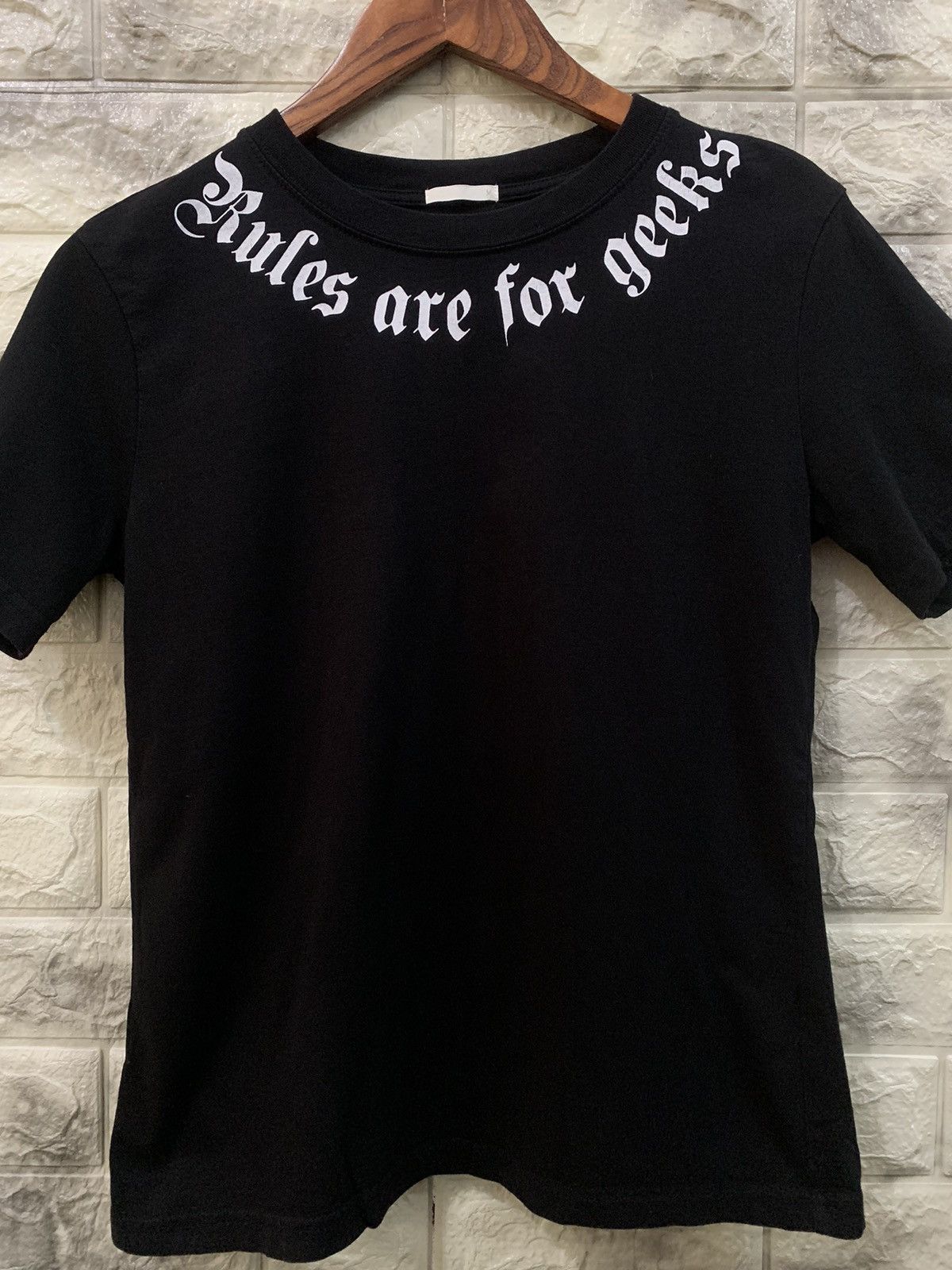 Uniqlo Uniqlo Women’s Black T-Shirt Size US M / EU 48-50 / 2 - 4 Thumbnail