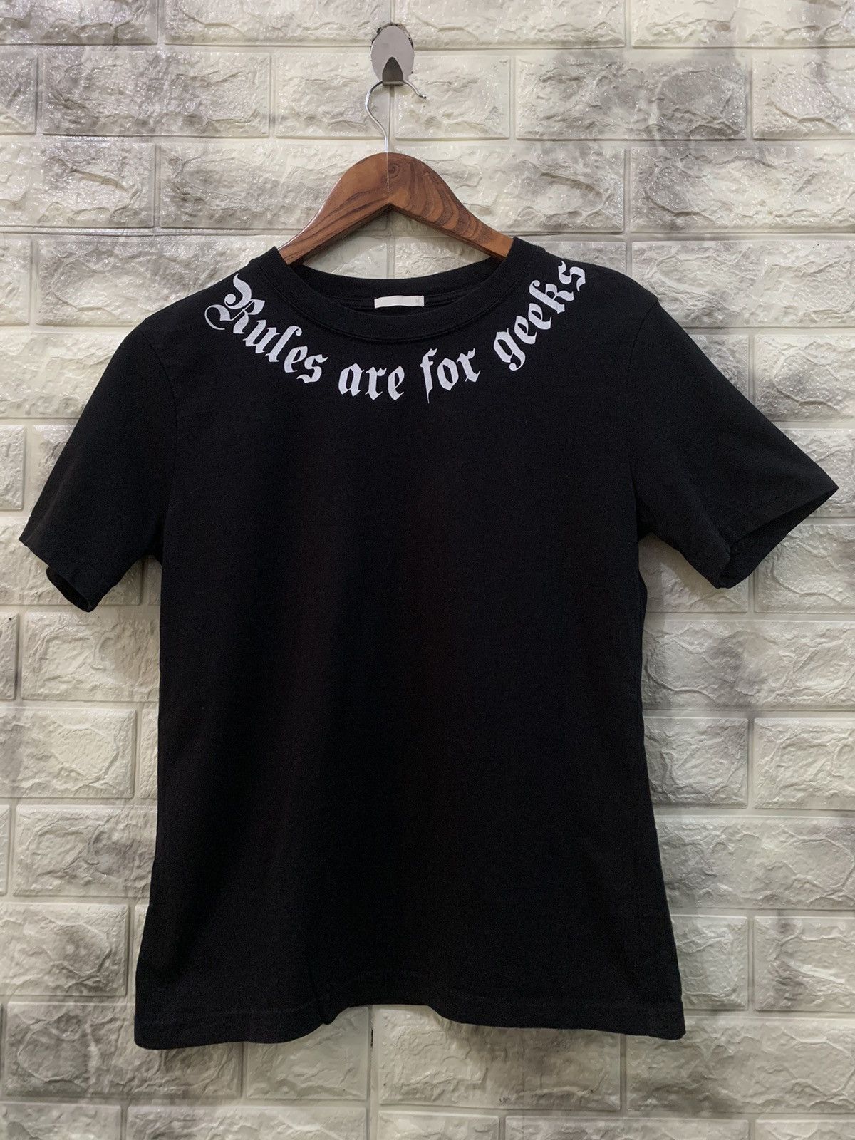 Uniqlo Uniqlo Women’s Black T-Shirt Size US M / EU 48-50 / 2 - 1 Thumbnail