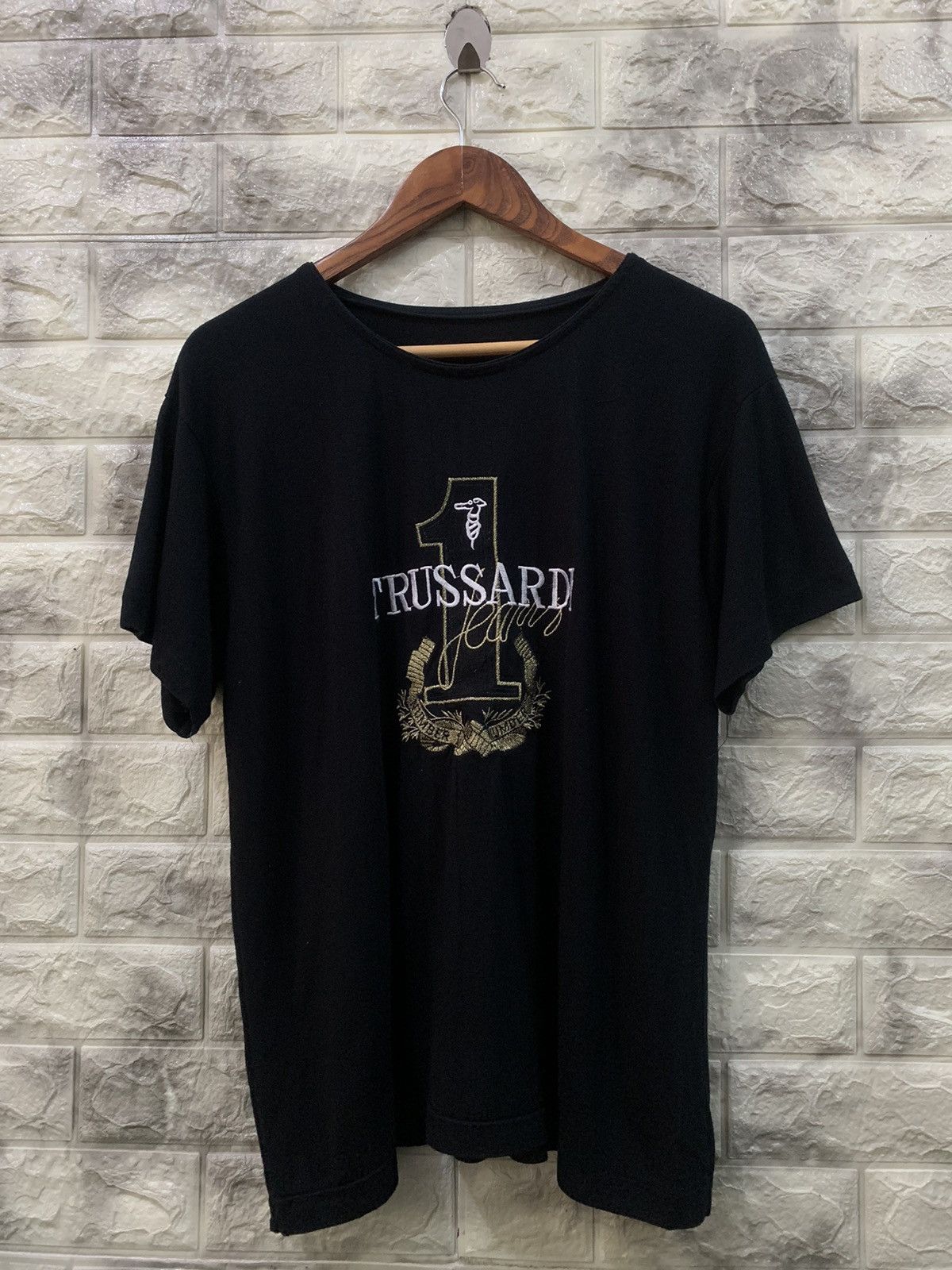 Trussardi Trussardi Embroidered Logo T-Shirt Size US L / EU 52-54 / 3 - 1 Thumbnail