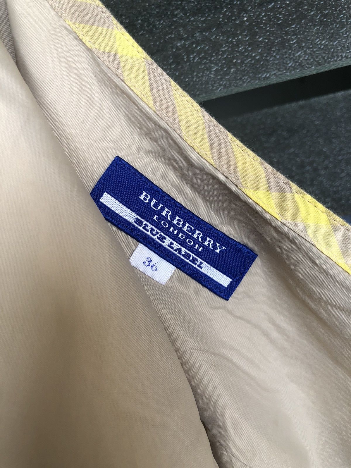 Burberry Vintage Burberry Blue Label Nova Check Short Pants/ Skirts Size 25" / US 0 / IT 36 - 16 Thumbnail