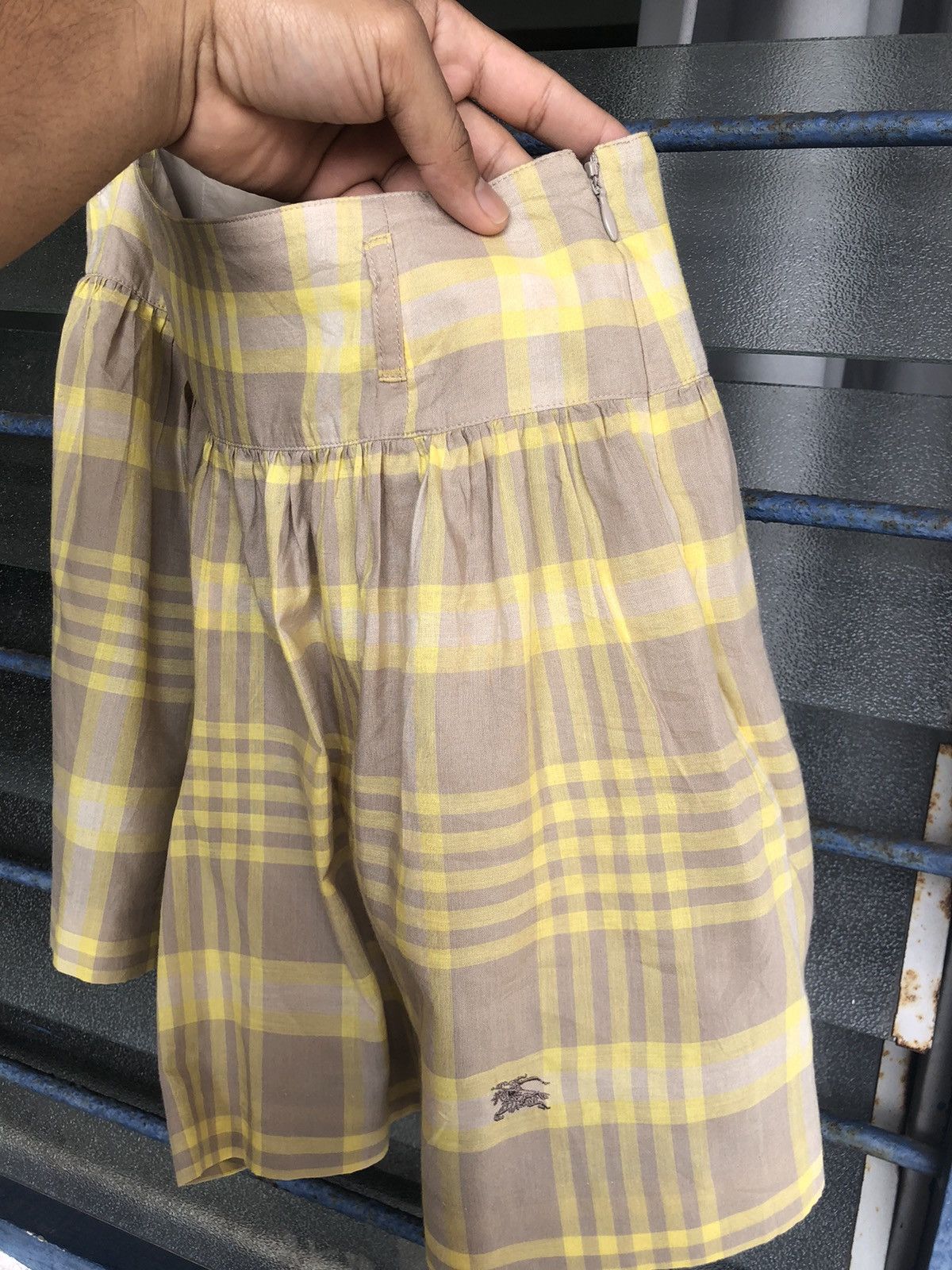 Burberry Vintage Burberry Blue Label Nova Check Short Pants/ Skirts Size 25" / US 0 / IT 36 - 14 Thumbnail