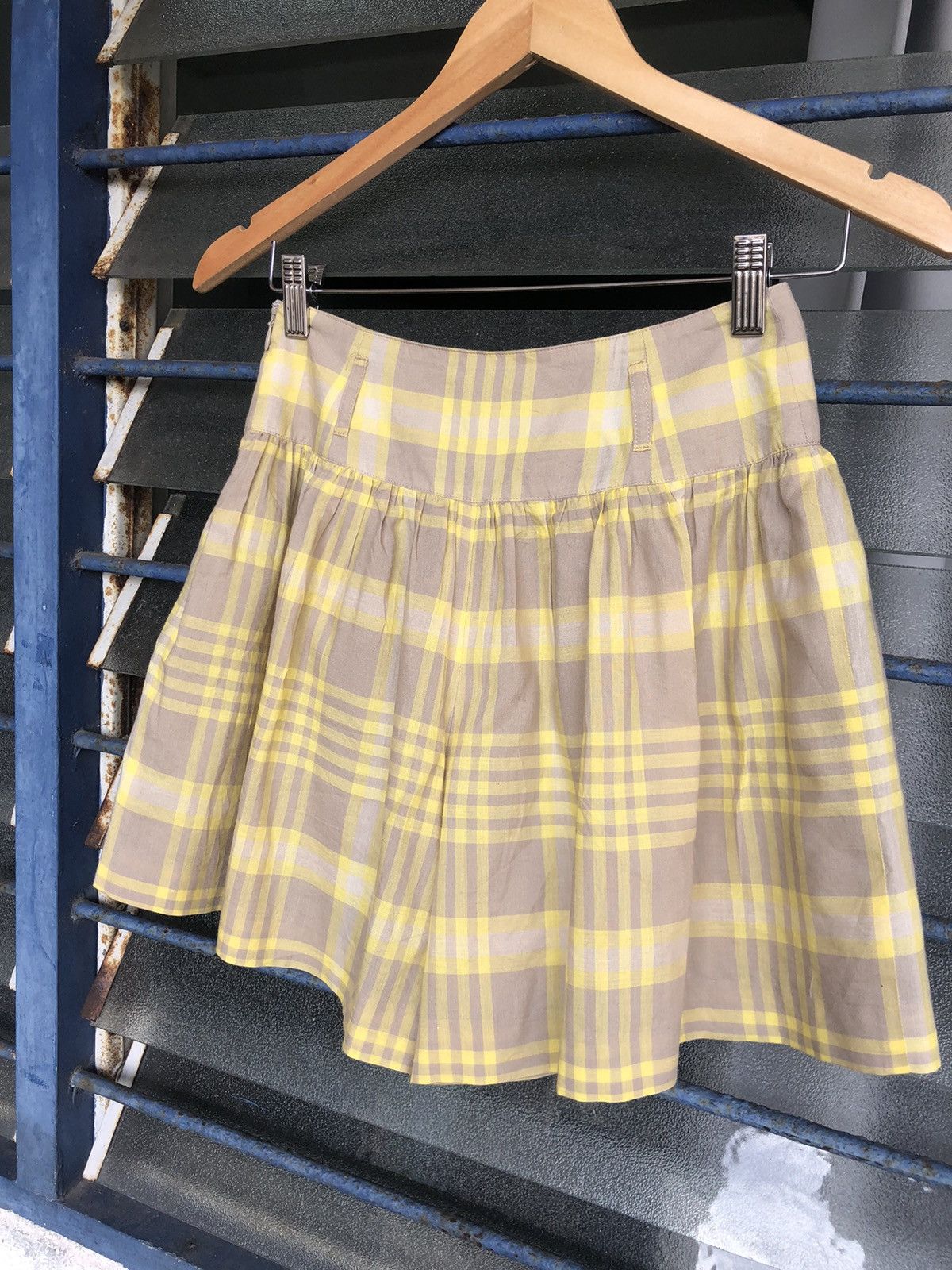 Burberry Vintage Burberry Blue Label Nova Check Short Pants/ Skirts Size 25" / US 0 / IT 36 - 13 Thumbnail