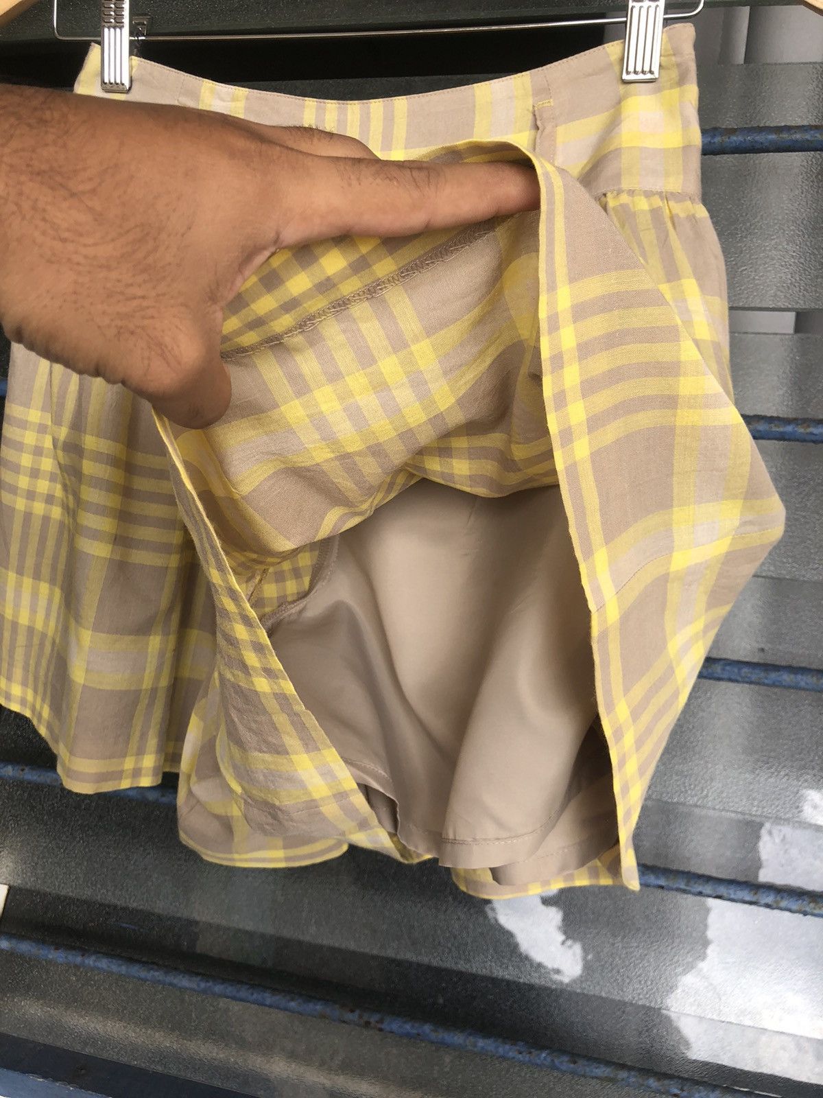 Burberry Vintage Burberry Blue Label Nova Check Short Pants/ Skirts Size 25" / US 0 / IT 36 - 10 Thumbnail