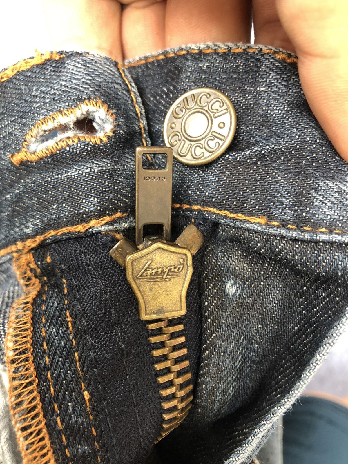 Gucci CYBER24‼️Vintage’Y2k🔥GUCCI🔥Light Washed Denim Jeans Size US 31 - 12 Thumbnail