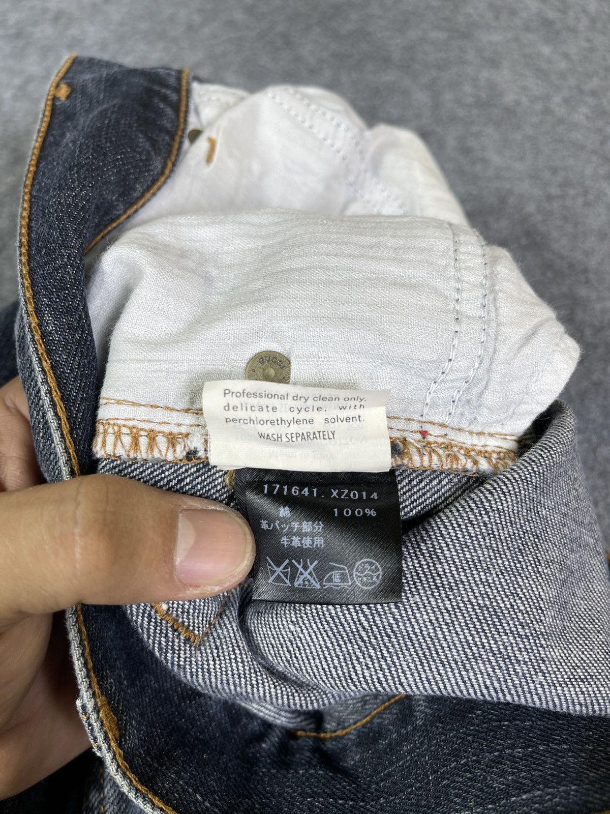 Gucci CYBER24‼️Vintage’Y2k🔥GUCCI🔥Light Washed Denim Jeans Size US 31 - 15 Thumbnail