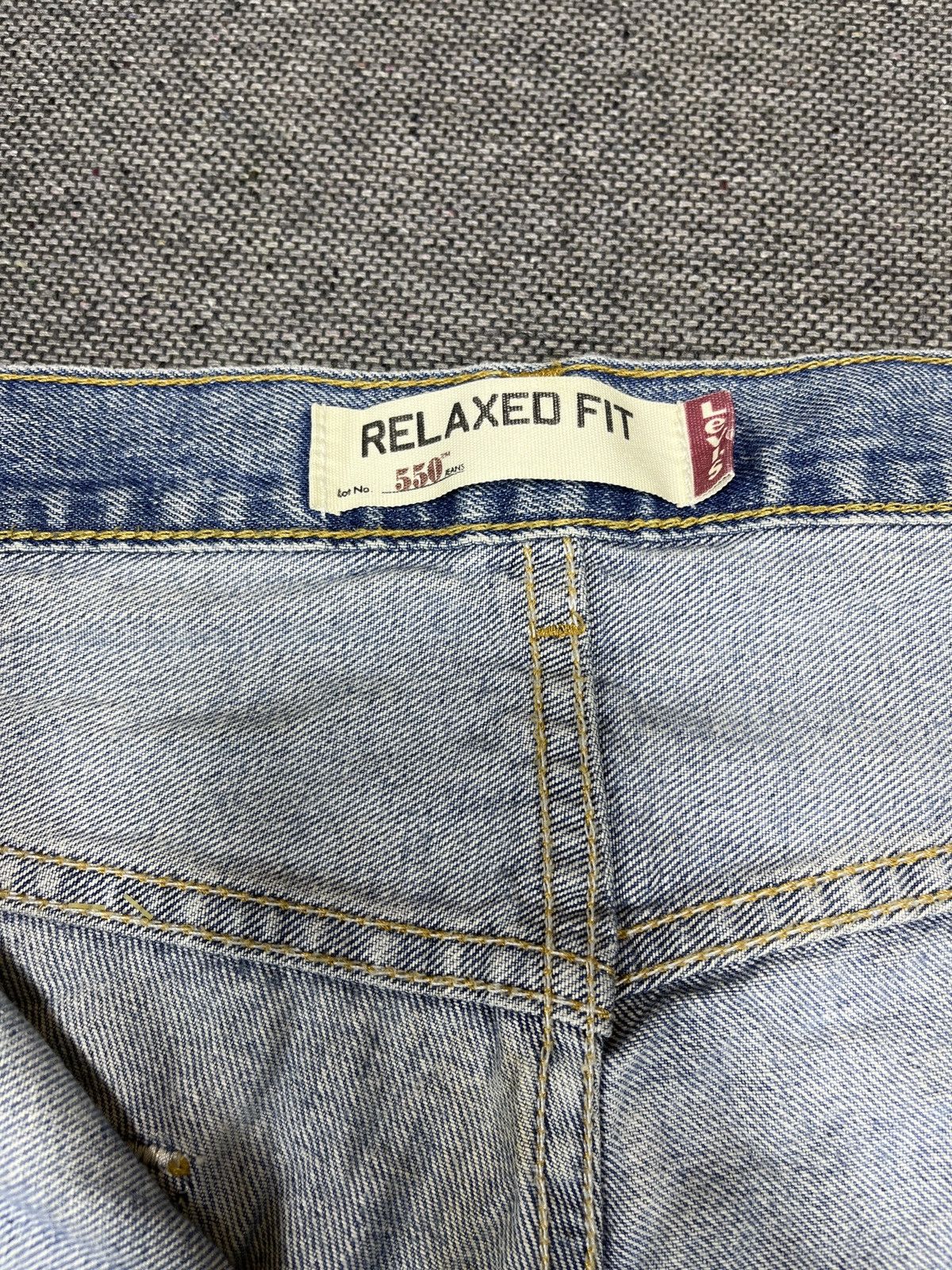 Levi's Vintage Levis 550 Faded Wash Jeans - J212 Size US 41 - 7 Thumbnail