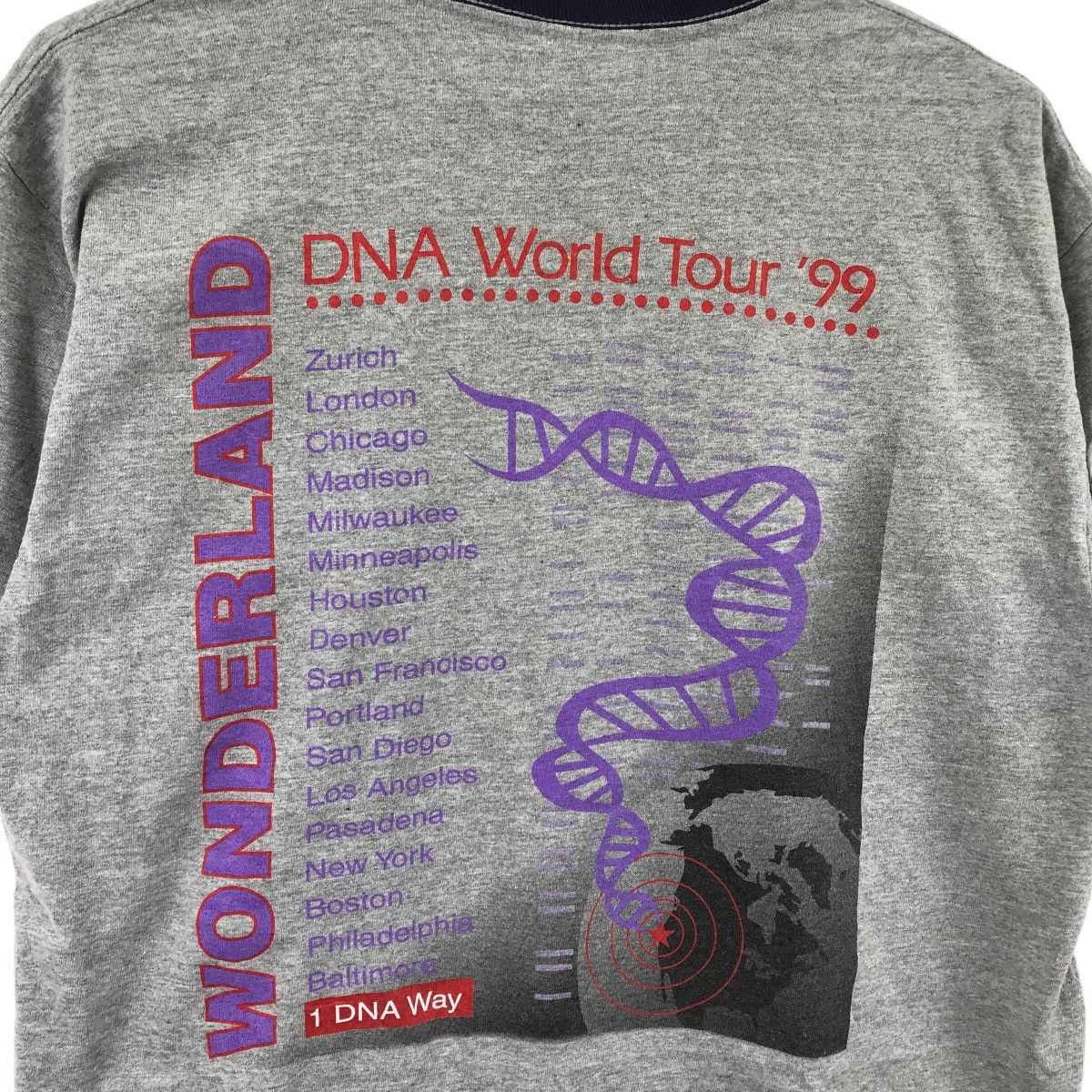 Vintage Vintage 1999 BACKSTREET BOYS DNA World Tour Boy Band T-Shirt Size US L / EU 52-54 / 3 - 7 Thumbnail