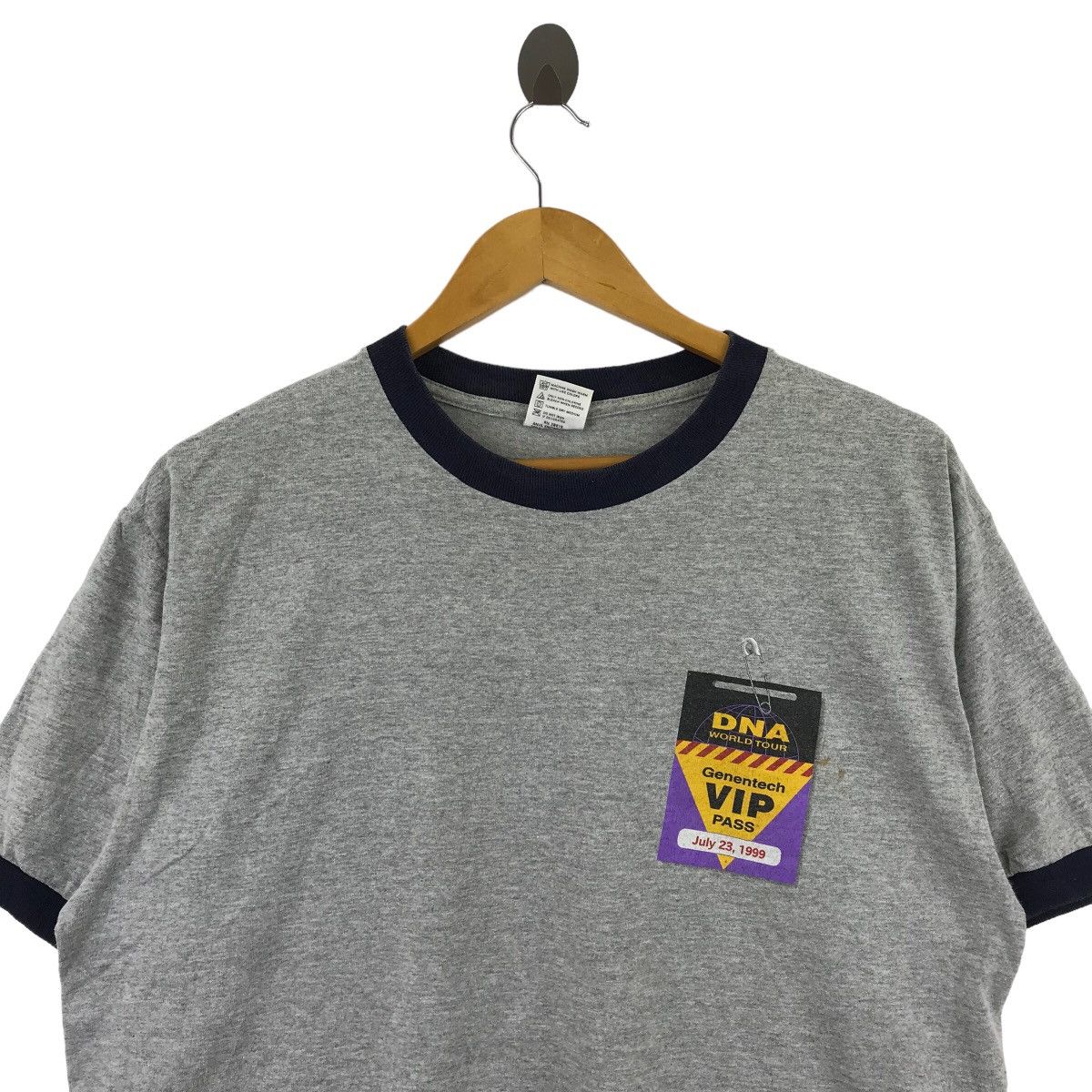 Vintage Vintage 1999 BACKSTREET BOYS DNA World Tour Boy Band T-Shirt Size US L / EU 52-54 / 3 - 2 Thumbnail