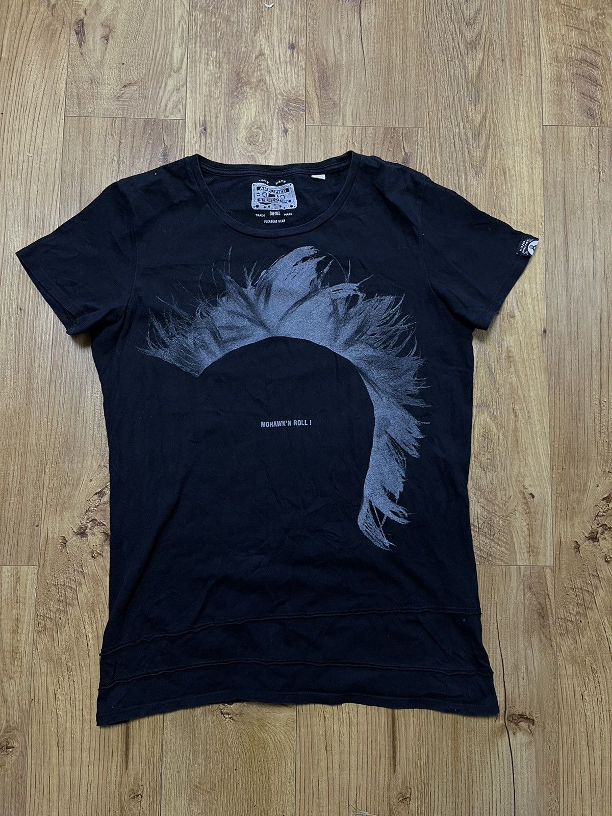 Diesel × Vintage Vintage Avant-Garde Diesel Big logo T-Shirt Japan Style Size L / US 10 / IT 46 - 1 Thumbnail
