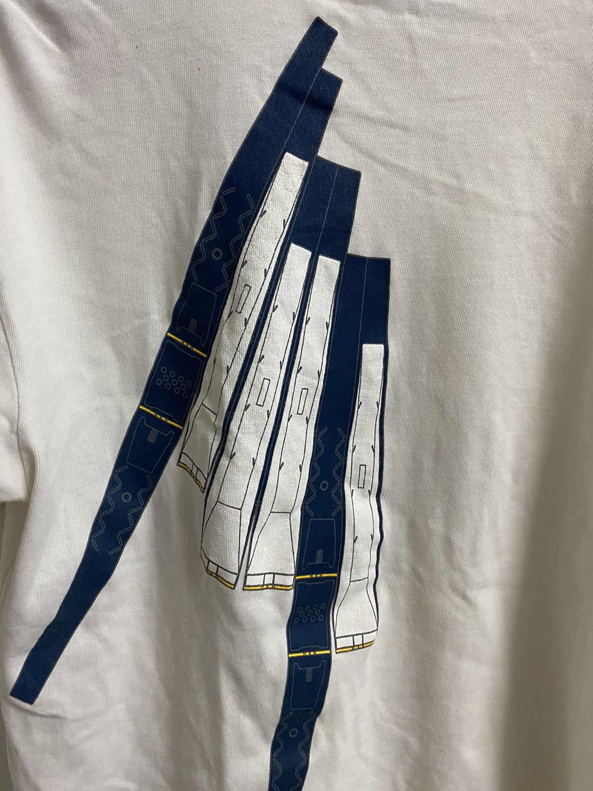 Anime Vintage Gundam RX-93 v Gundam Size US S / EU 44-46 / 1 - 7 Thumbnail