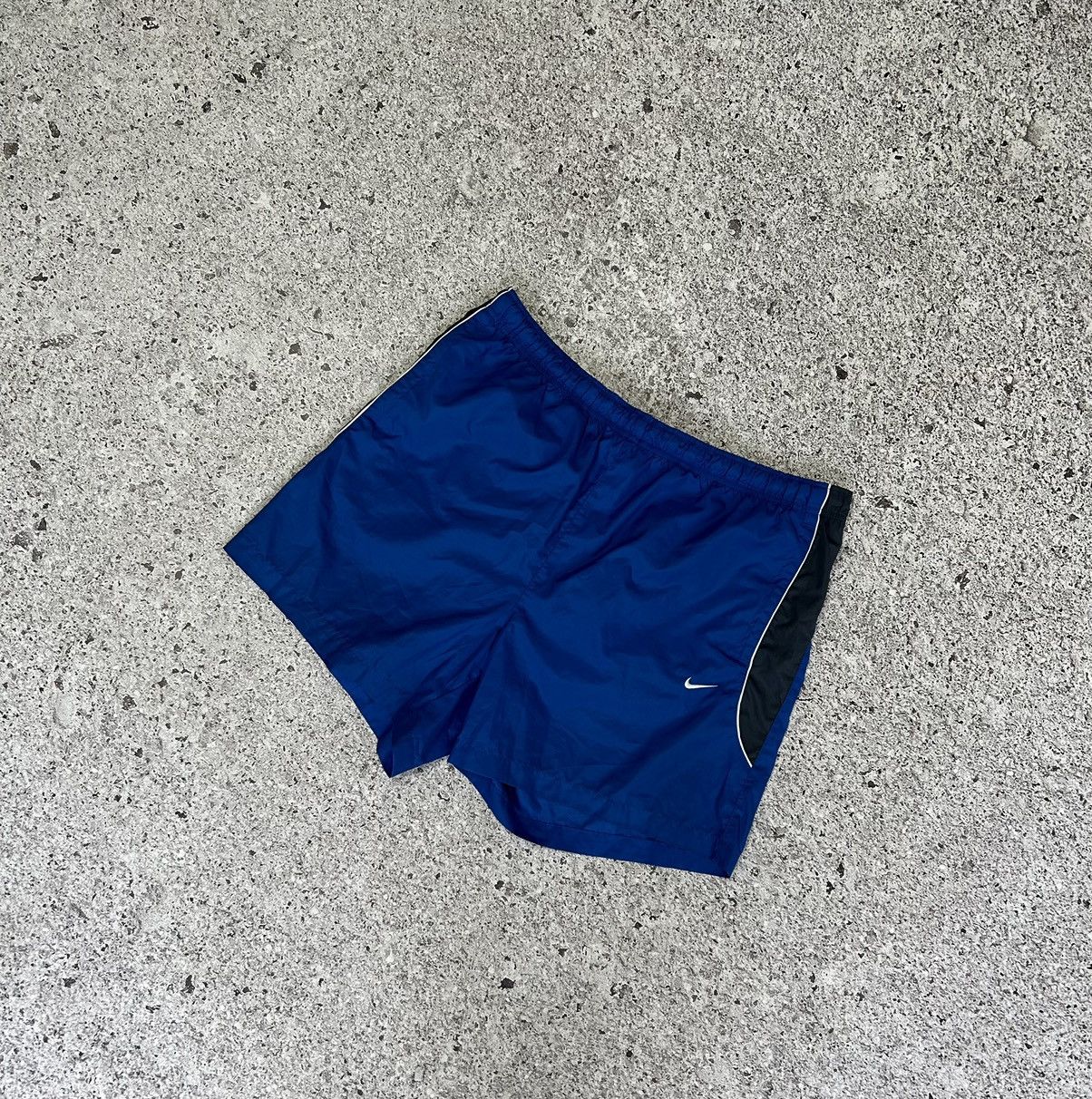 Nike × Vintage 🏝️ Vintage Nylon Beach Nike shorts 90s/2000s size XL Y2K Size US 38 / EU 54 - 1 Thumbnail