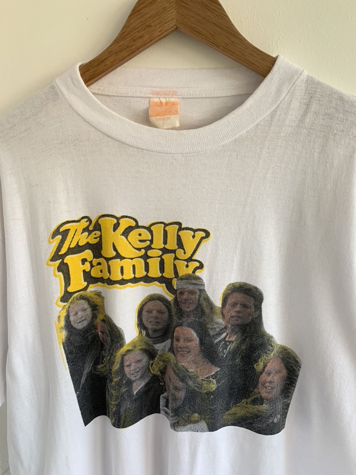 Band Tees Vintage The Kelly Family Singlestitch Tee Size US L / EU 52-54 / 3 - 3 Thumbnail