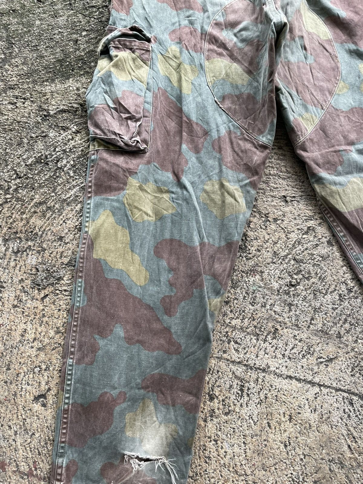 If Six Was Nine × Vintage Vintage Army Camouflage Faded Distressed Monkey Pants Size US 33 - 14 Thumbnail