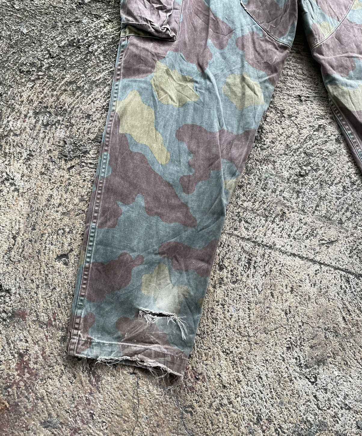 If Six Was Nine × Vintage Vintage Army Camouflage Faded Distressed Monkey Pants Size US 33 - 15 Thumbnail