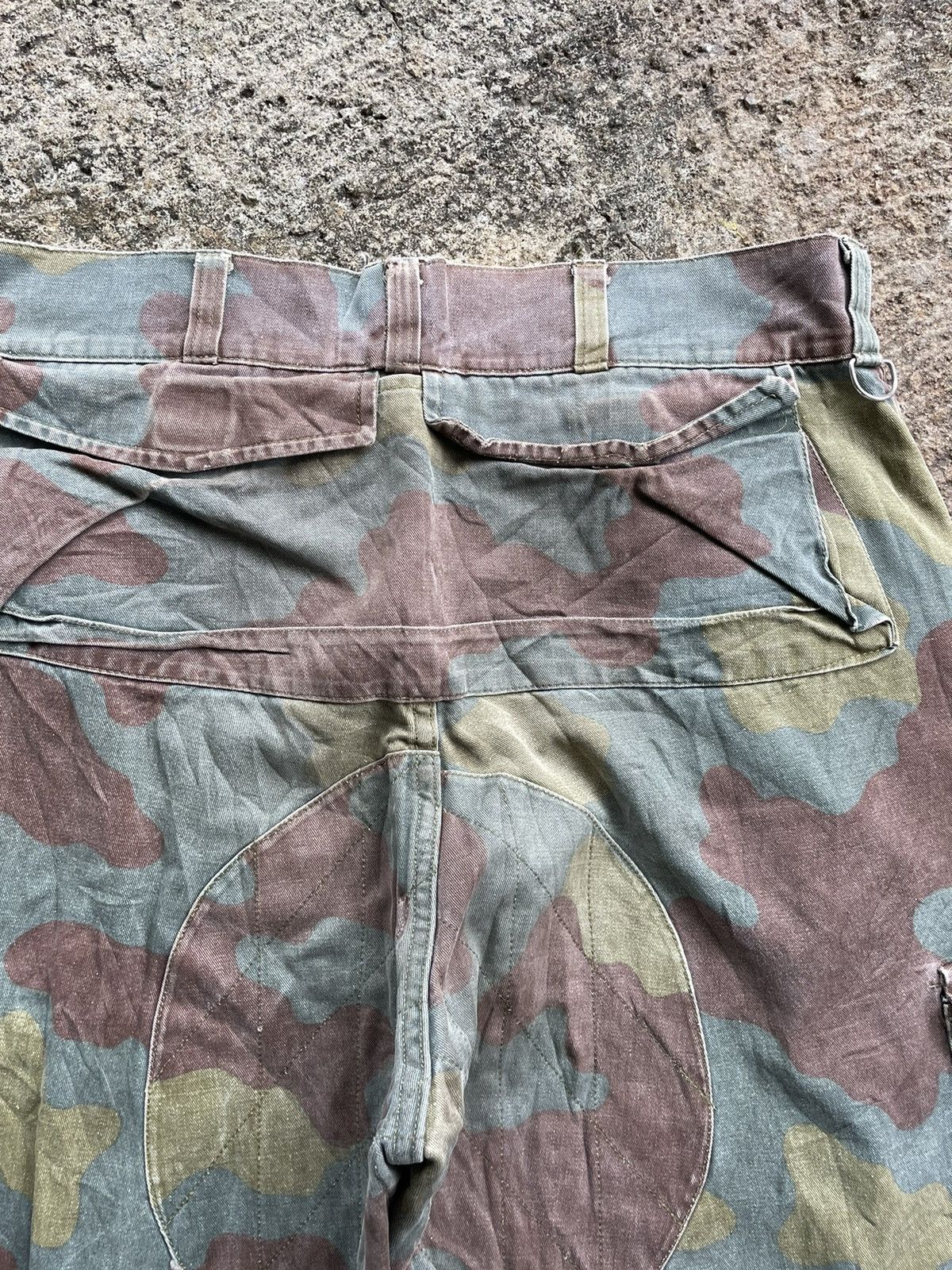If Six Was Nine × Vintage Vintage Army Camouflage Faded Distressed Monkey Pants Size US 33 - 12 Thumbnail