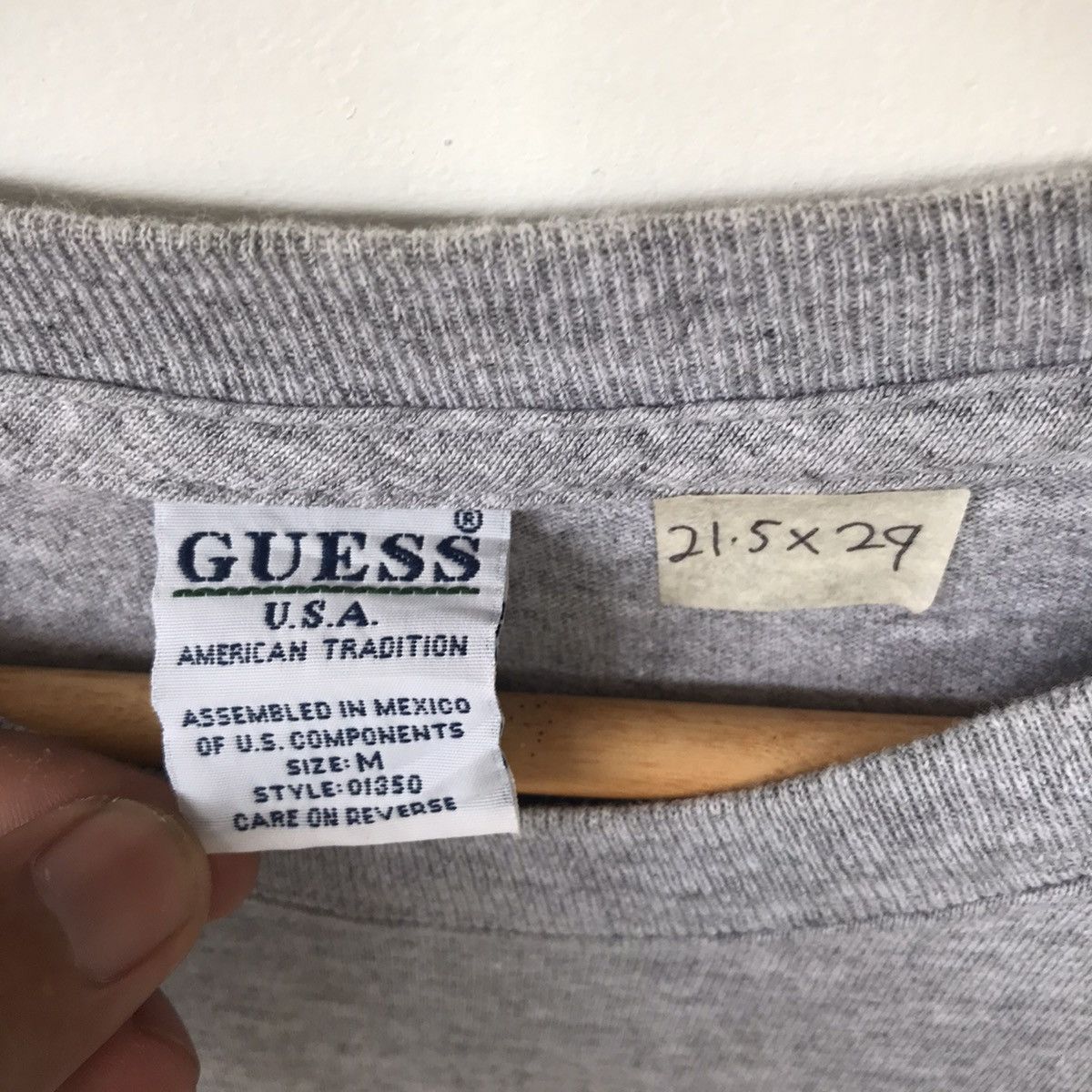 Guess × Vintage Vintage 90s Guess Jeans Usa With Centre Logo Size US M / EU 48-50 / 2 - 5 Thumbnail
