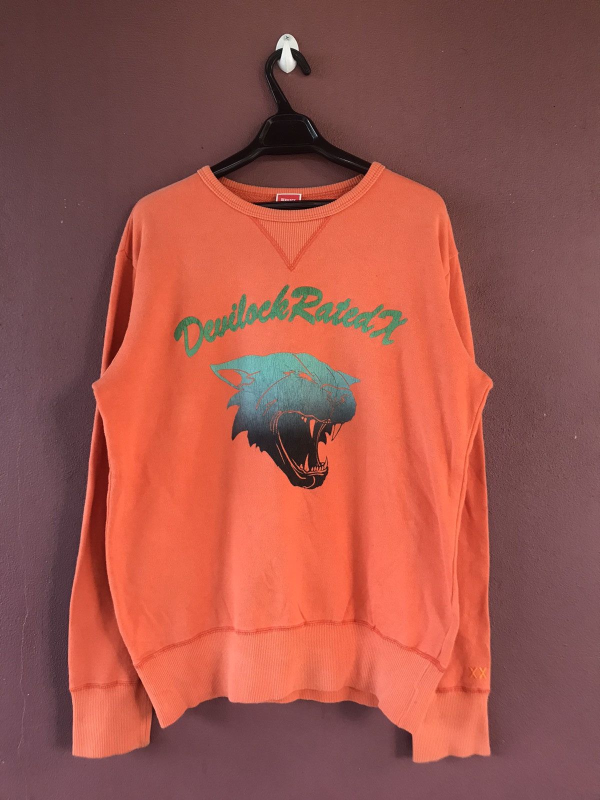 Devilock sweatshirt size M