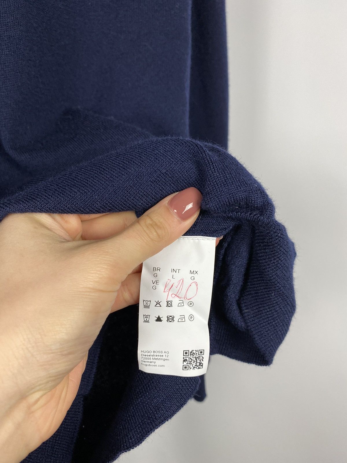 Hugo Boss Hugo Boss sweaters V-neck blue size L Size US S / EU 44-46 / 1 - 5 Thumbnail