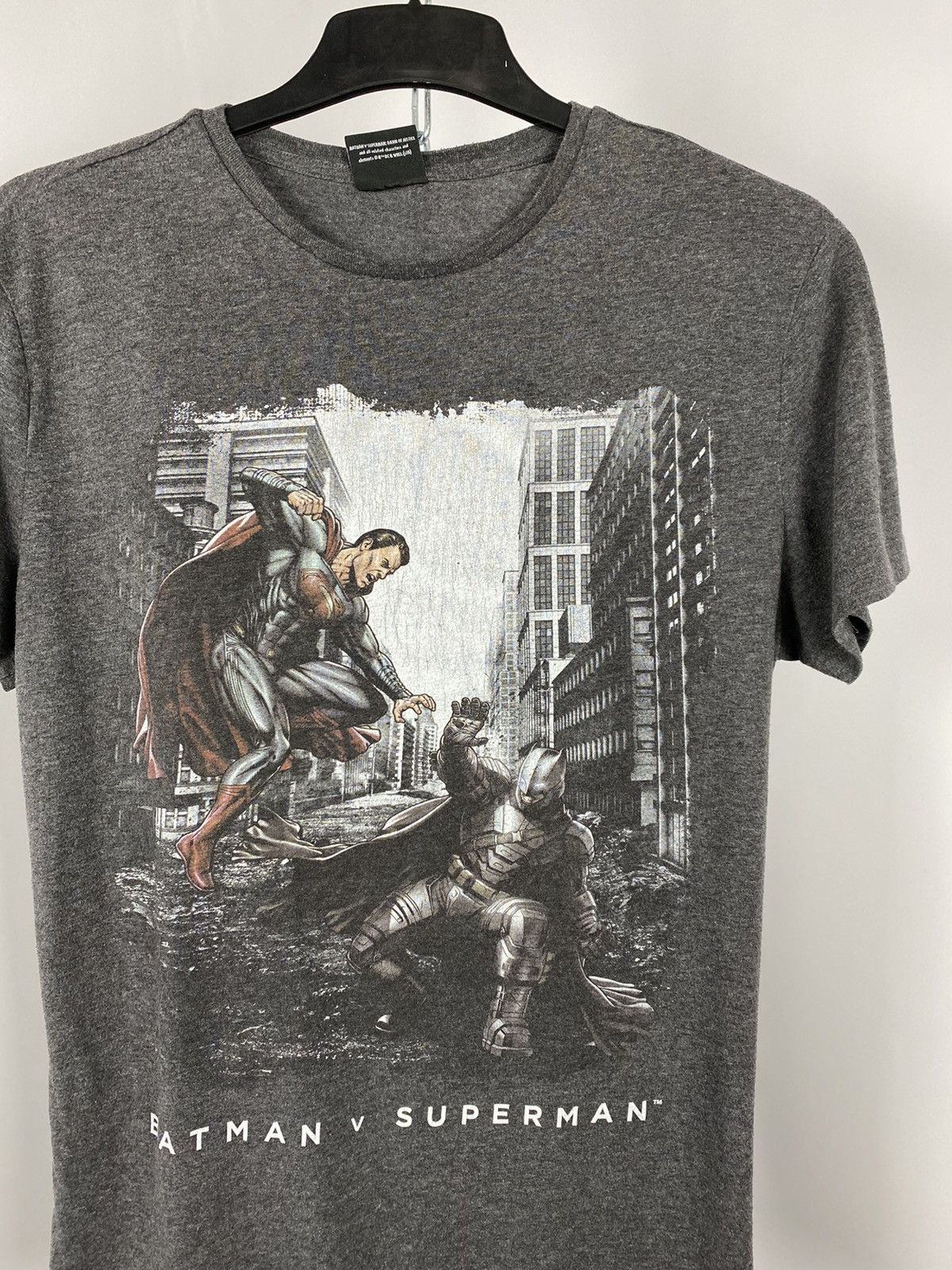 DC Comics Batman vs Superman vintage T-shirts big logo gray size M Size US S / EU 44-46 / 1 - 2 Thumbnail