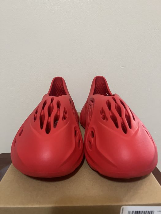 yzy foam runner vermilion