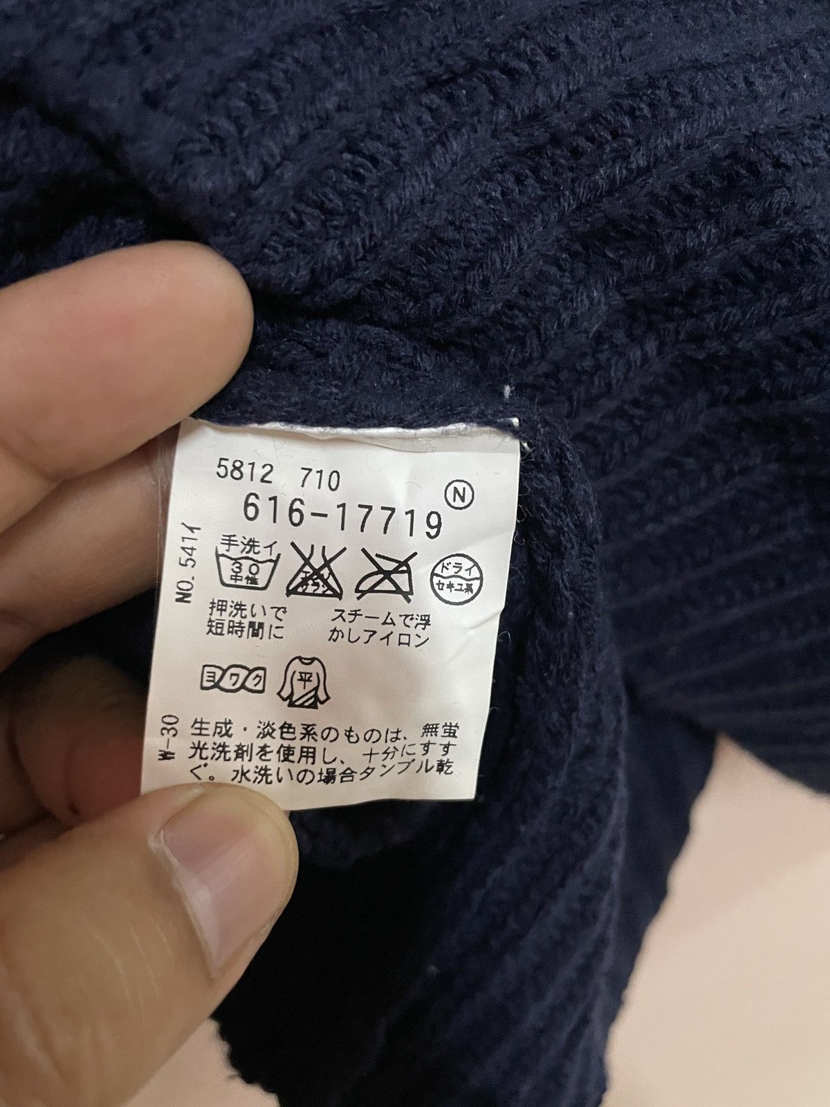 Takeo Kikuchi Takeo Kikuchi knitwear navy blue cardigan menswear v-neck Size US L / EU 52-54 / 3 - 7 Thumbnail