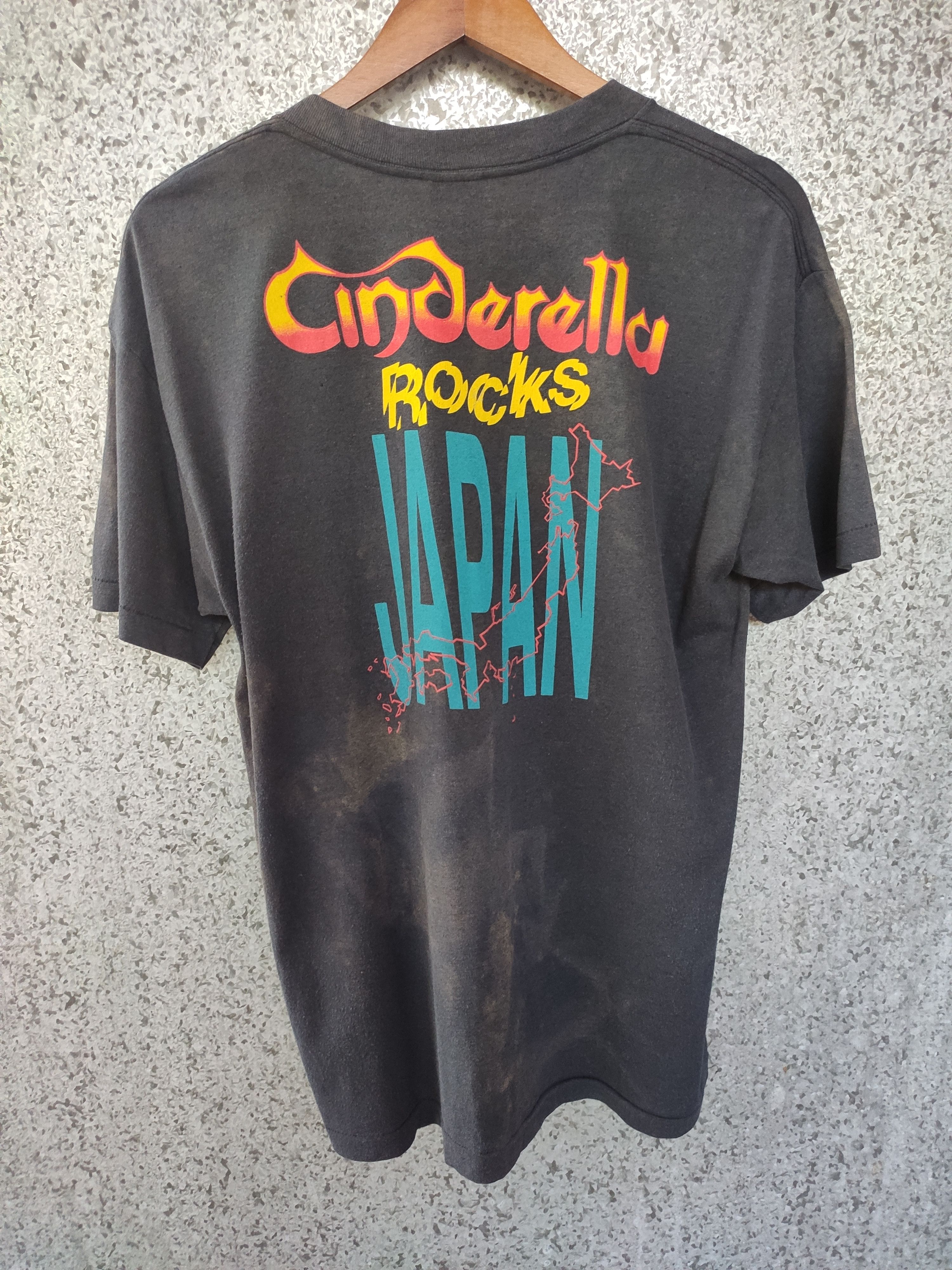 Band Tees 🔥 Vtg 80s Vintage Cinderella t shirt tour Japan sun faded Size US M / EU 48-50 / 2 - 4 Thumbnail