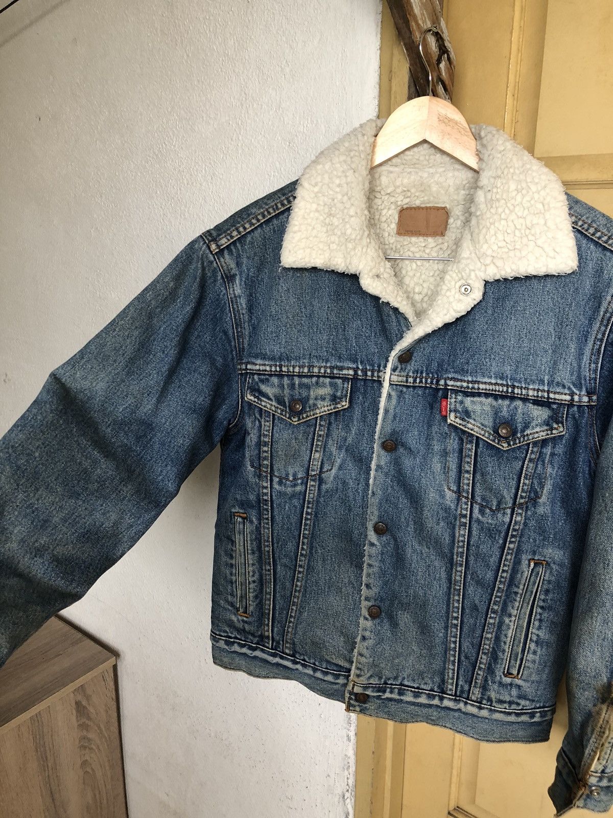 Levi's Vintage Levis Sherpa Distressed Colour Trucker Denim Jackets Size US L / EU 52-54 / 3 - 15 Thumbnail