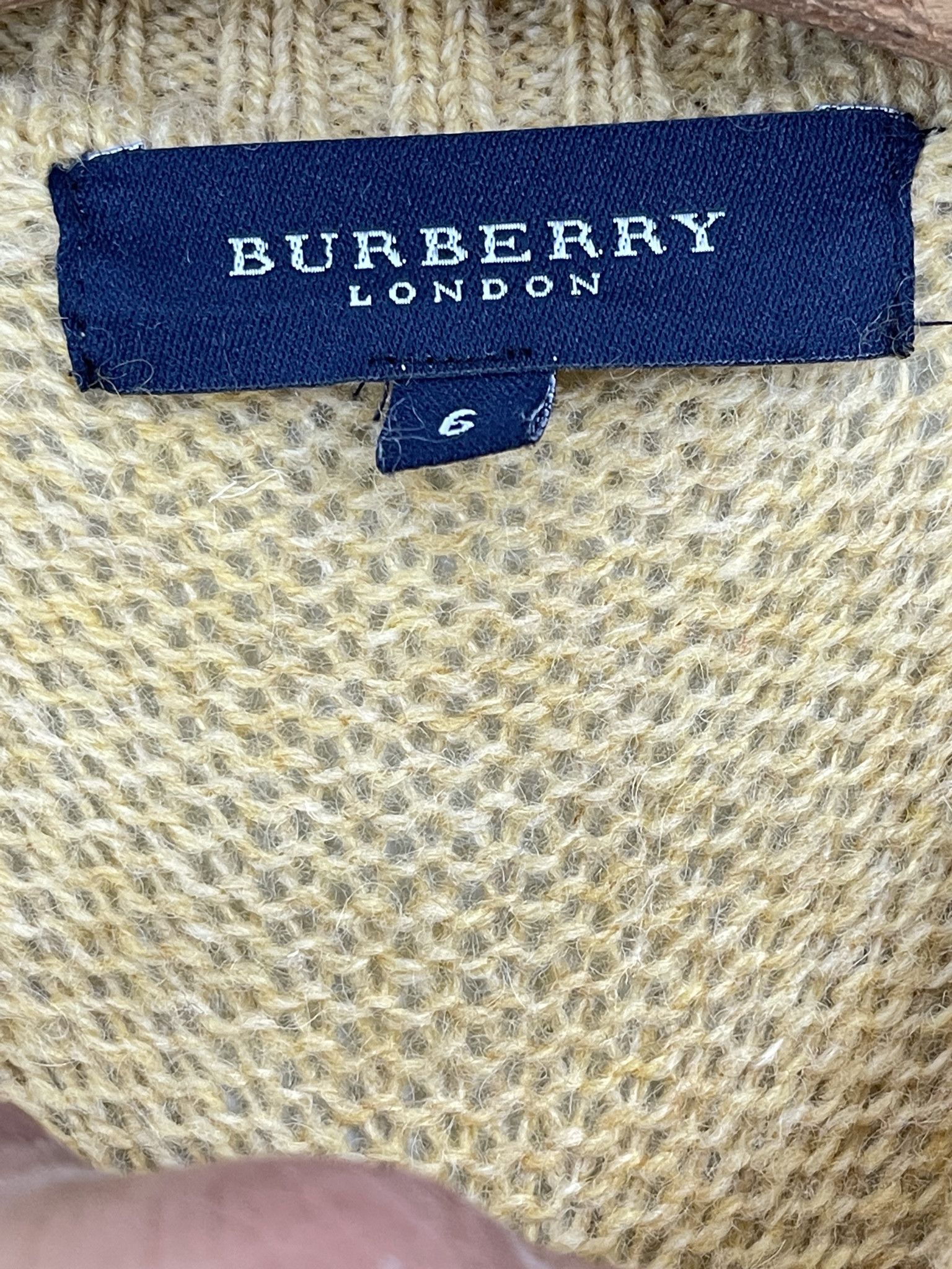Burberry 🔥wool heavy jumper sweater Burberry size L yellow mustard Size US L / EU 52-54 / 3 - 4 Thumbnail