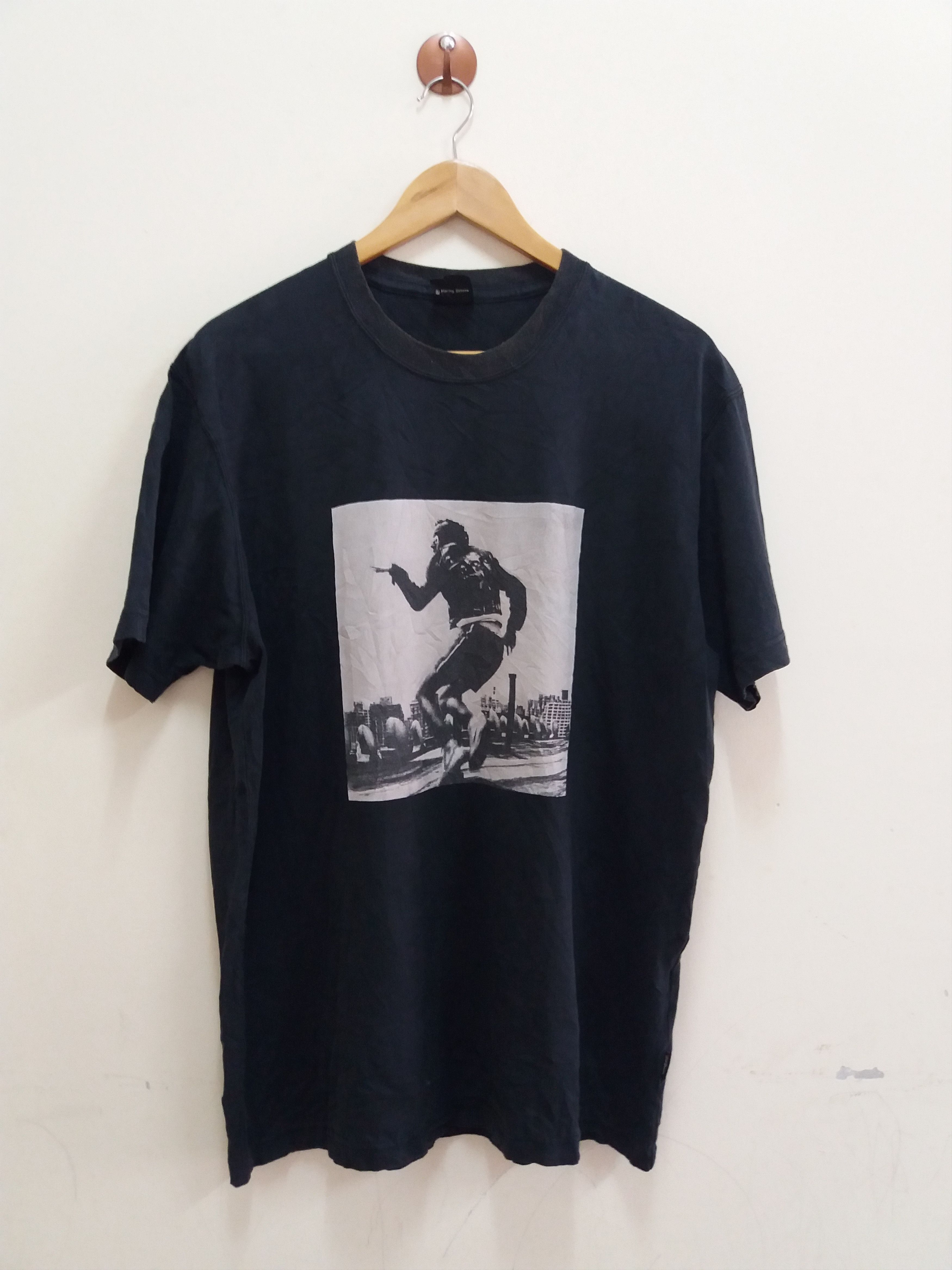 Keith Haring Rare keith haring photo print by uniqlo pop art design Size US XL / EU 56 / 4 - 1 Thumbnail