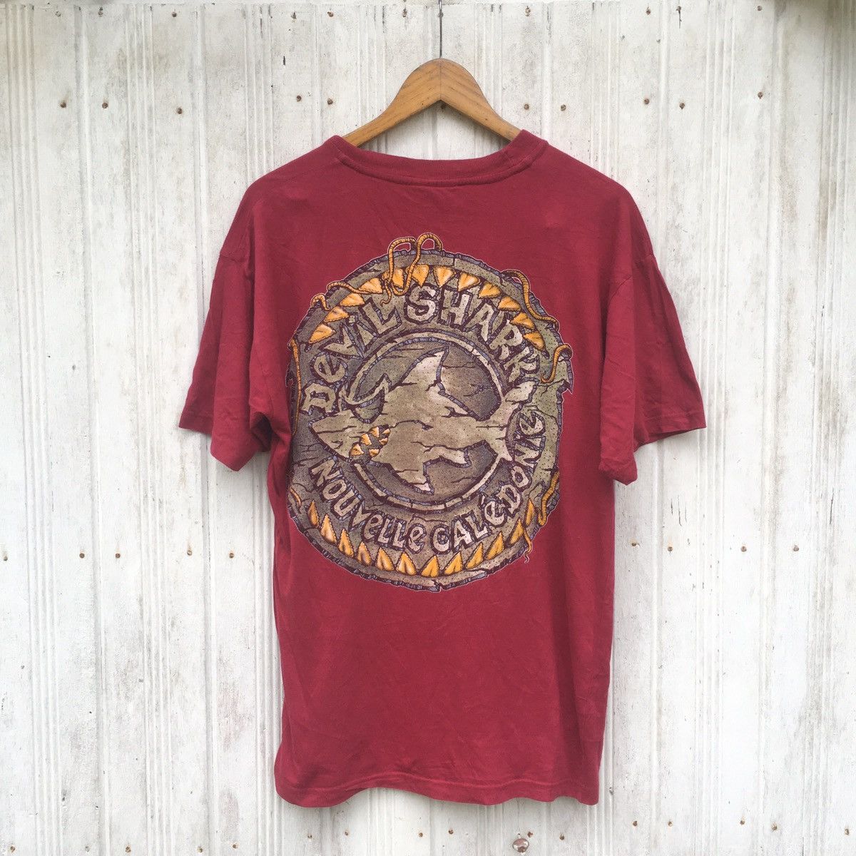 Vintage Vintage 90’s Devil Shark Nouvelle Caledonie Surf T shirt Size US L / EU 52-54 / 3 - 1 Thumbnail