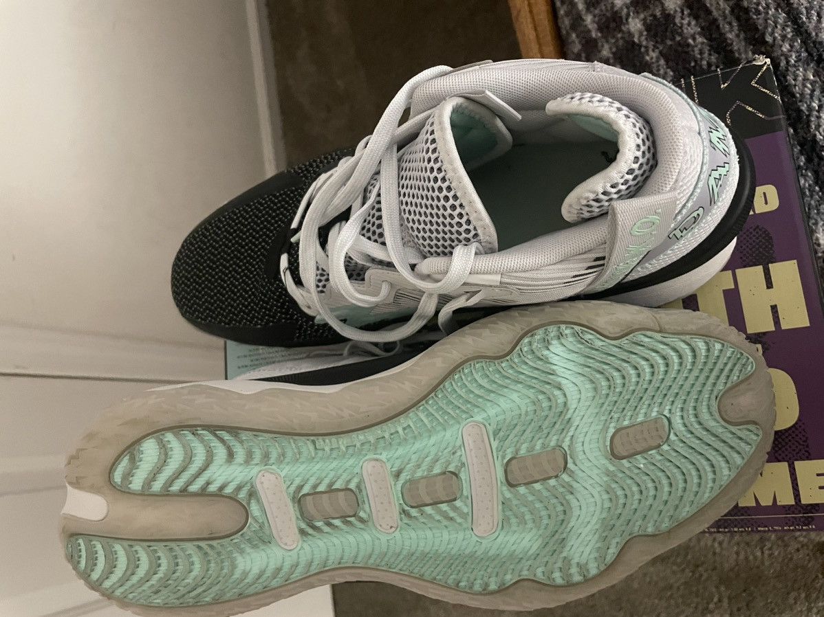 Adidas Dame 8 3SSB issued Size US 12 / EU 45 - 8 Thumbnail