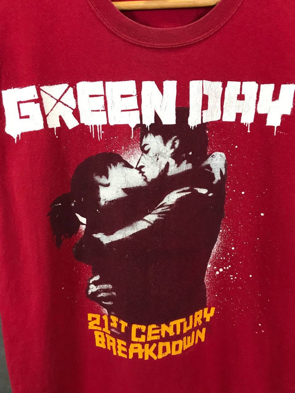 Band Tees Green Day 2009 vintage rock band tee Size US L / EU 52-54 / 3 - 4 Thumbnail