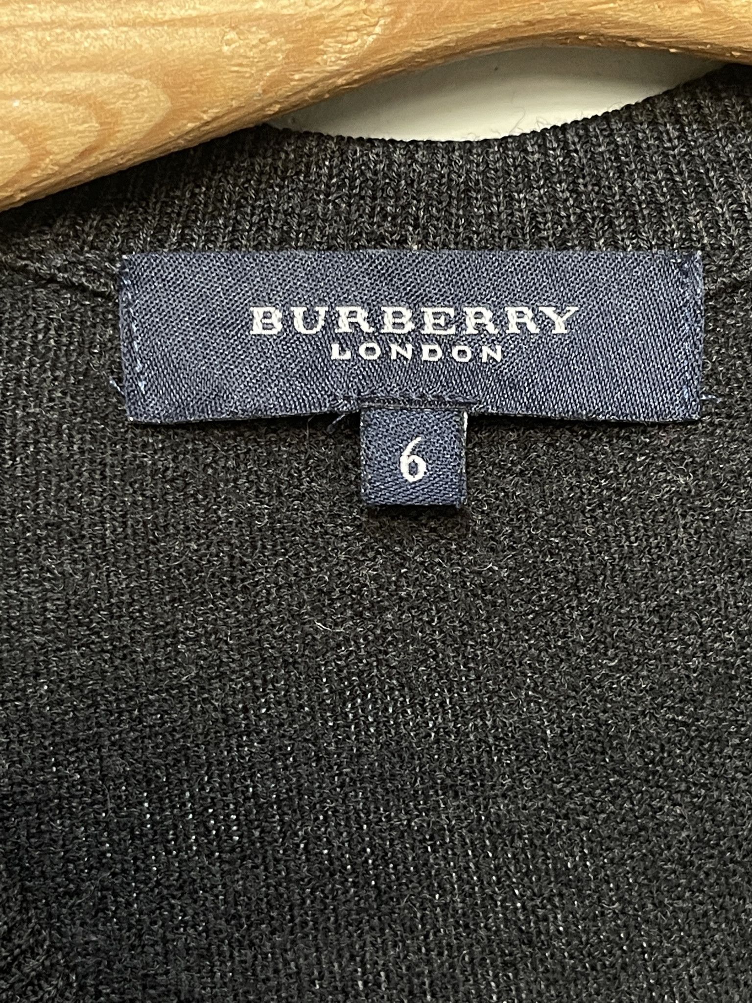 Burberry 🔥 jumper sweater Burberry size L wool V-neck Size US L / EU 52-54 / 3 - 7 Thumbnail
