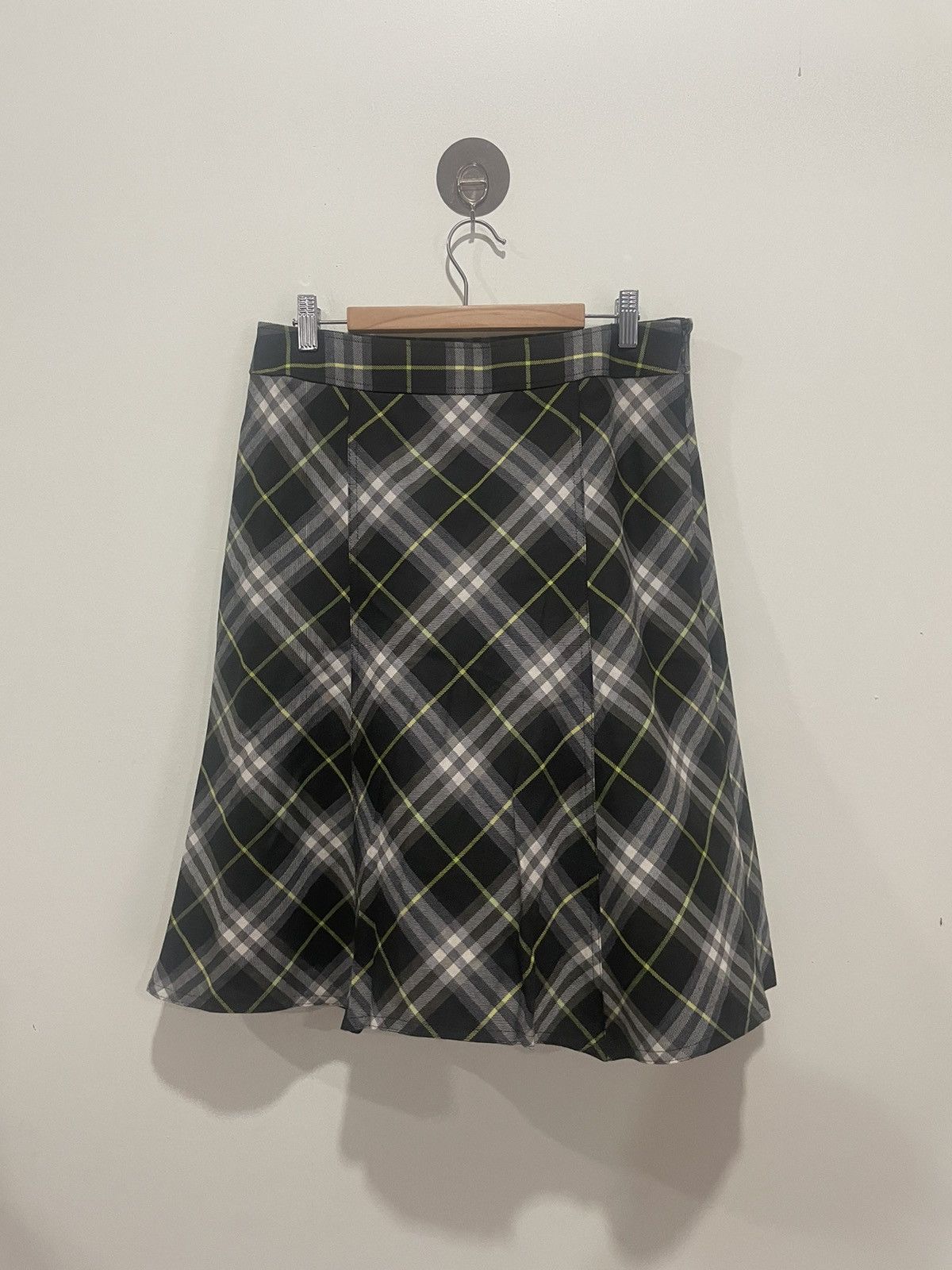 Burberry Burberry Checked Pleated Skirt Size 31" - 1 Thumbnail