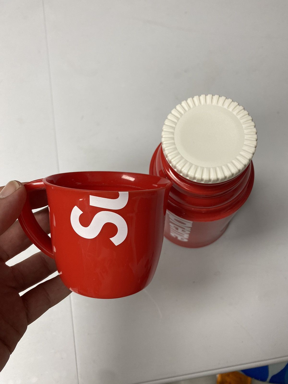 Supreme Supreme x Helios Thermos Red Size ONE SIZE - 5 Thumbnail
