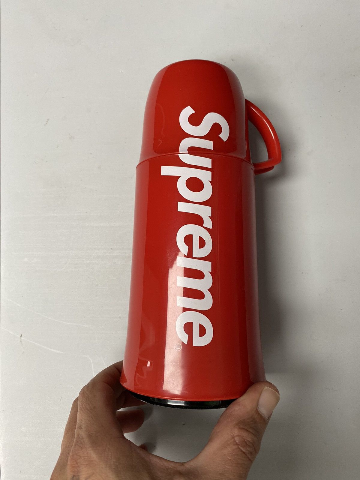 Supreme Supreme x Helios Thermos Red Size ONE SIZE - 1 Thumbnail