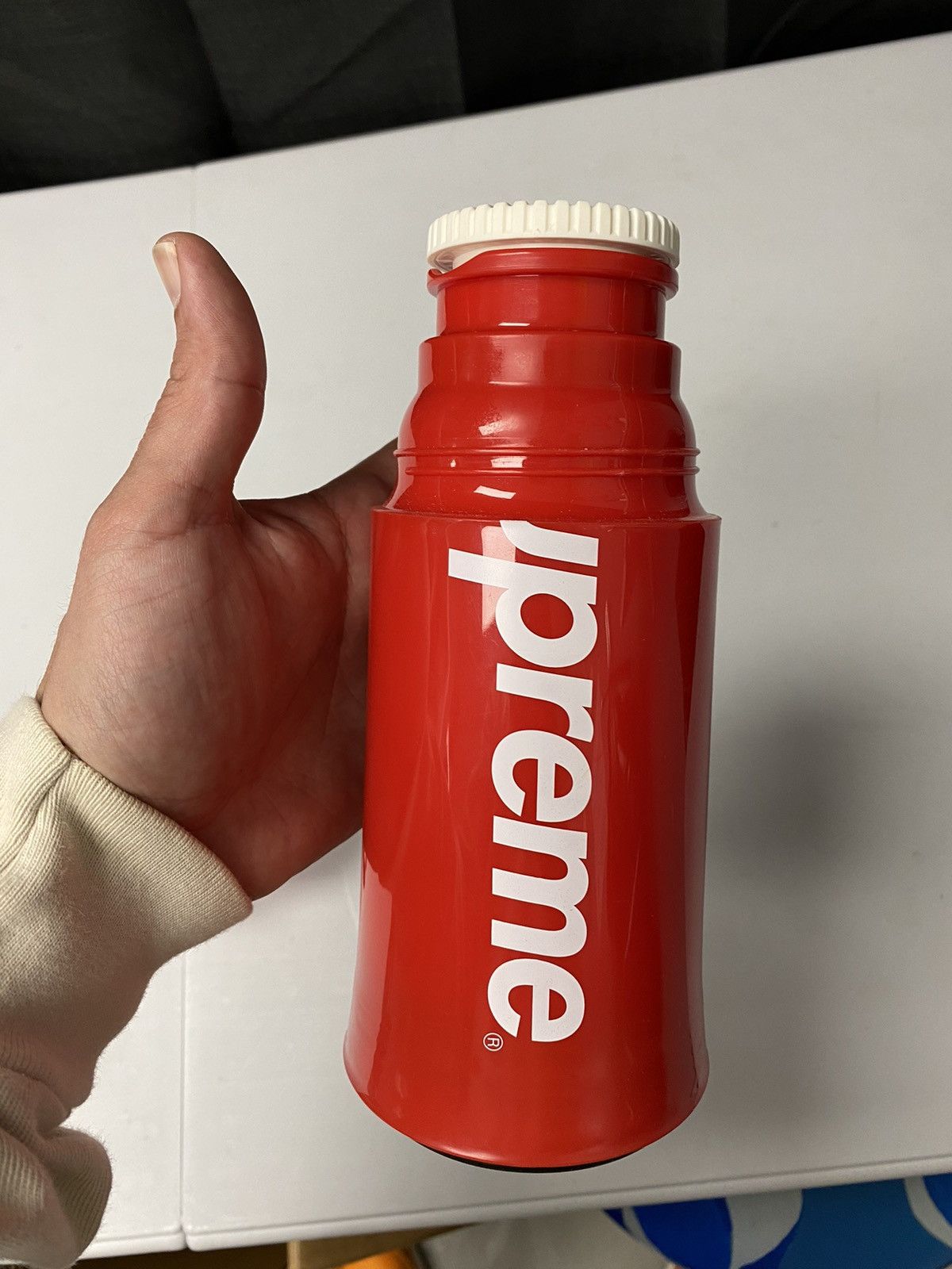 Supreme Supreme x Helios Thermos Red Size ONE SIZE - 6 Thumbnail