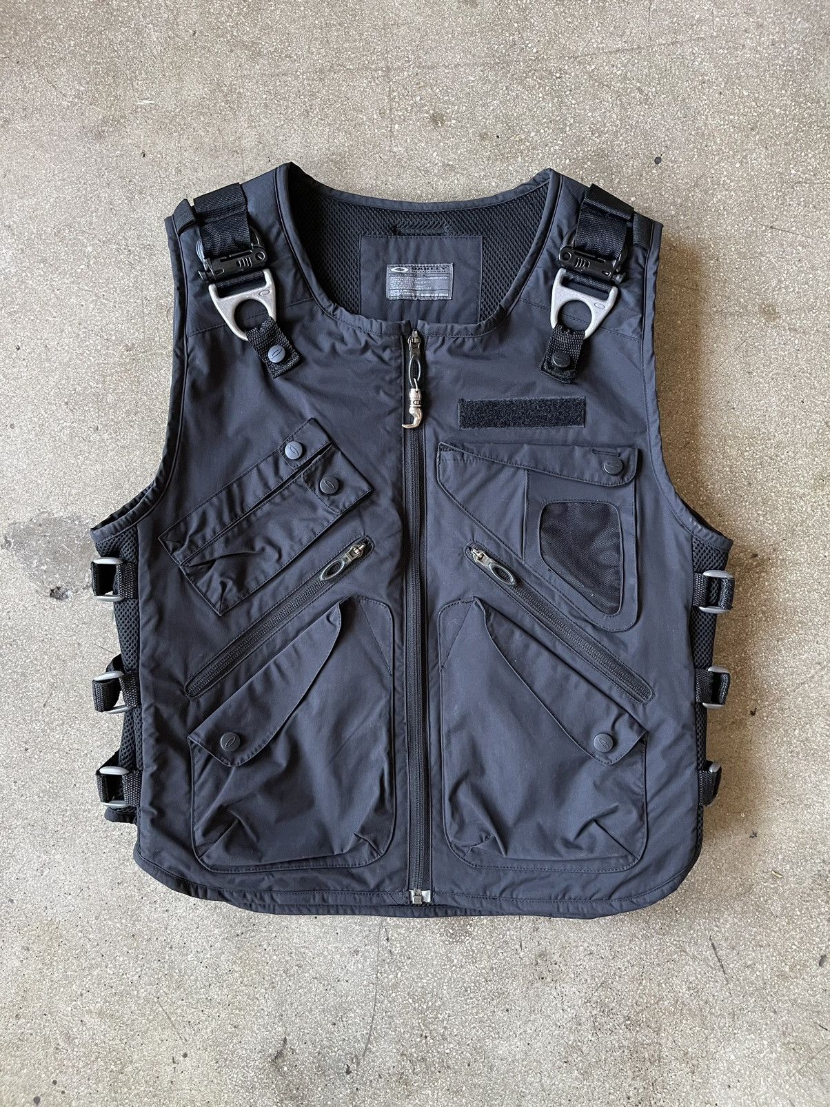 現品限り一斉値下げ！ (美品)Oakley tactical vest | yasnabeauty.com