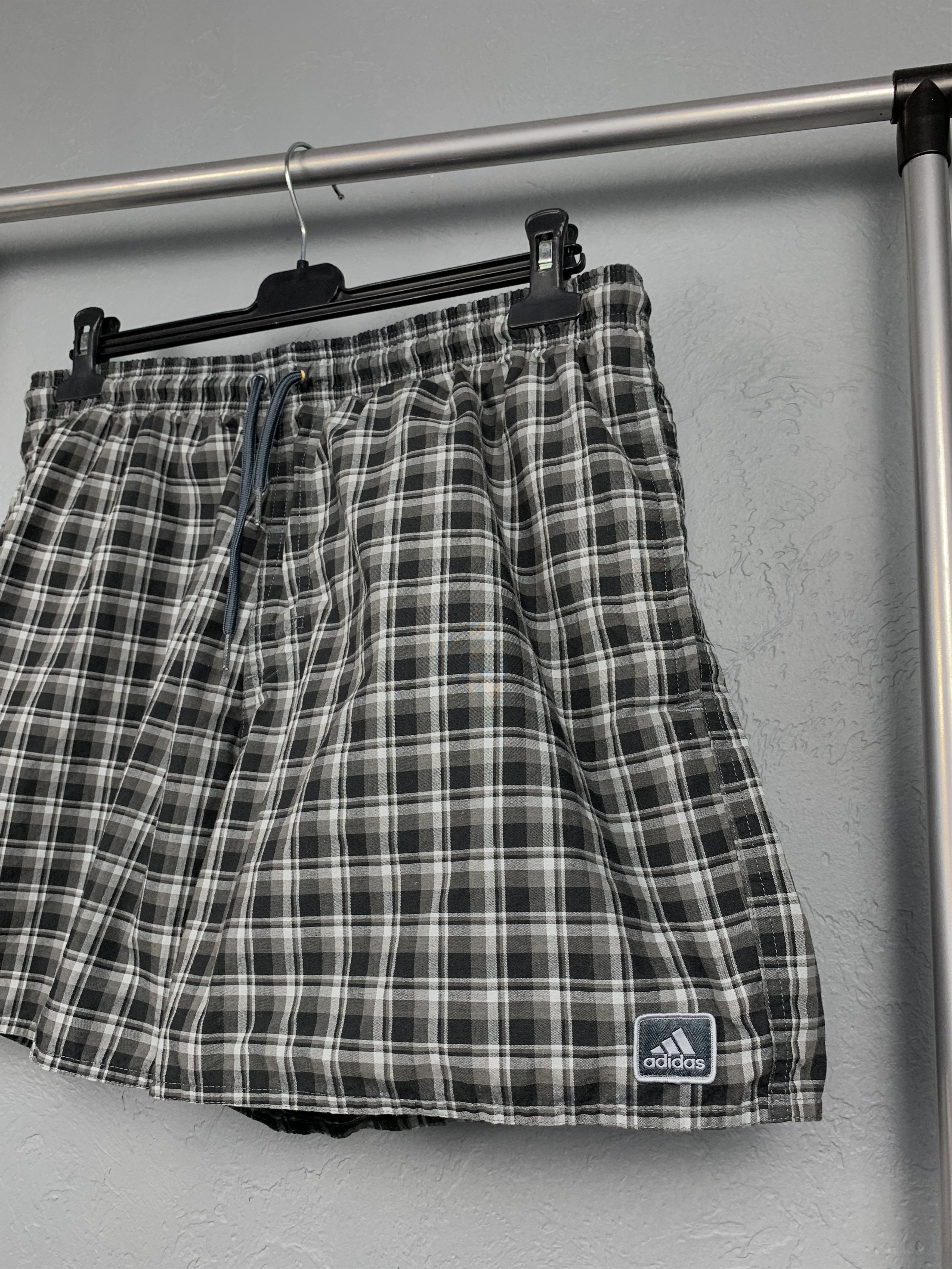 Adidas × Vintage Adidas Vintage Mens Nylon Shorts Size US 36 / EU 52 - 2 Thumbnail