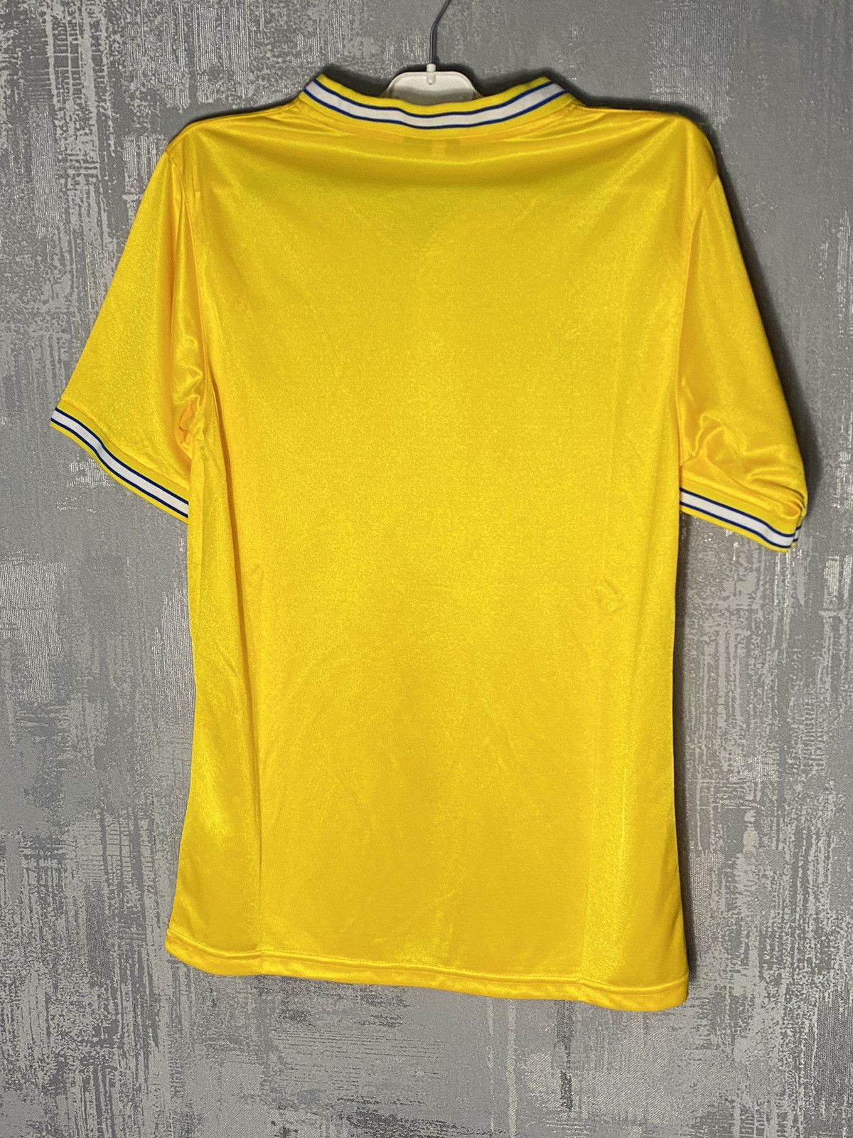 Puma × Vintage 1996 Vintage Leeds United Puma Soccer Jersey Size US S / EU 44-46 / 1 - 2 Thumbnail