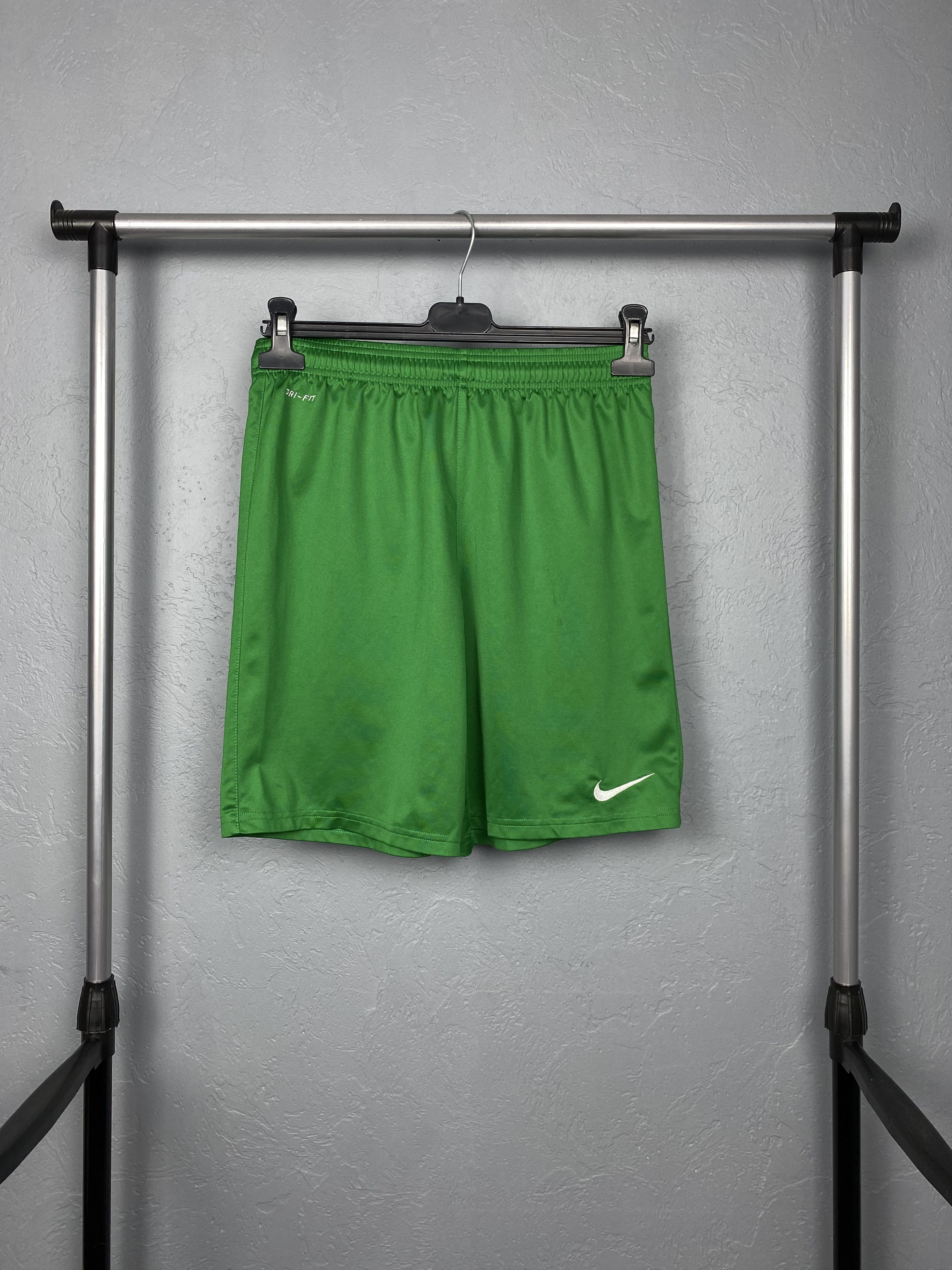 Nike × Vintage Vintage Nike Mens Shorts Dri Fit Y2K Size US 30 / EU 46 - 1 Thumbnail