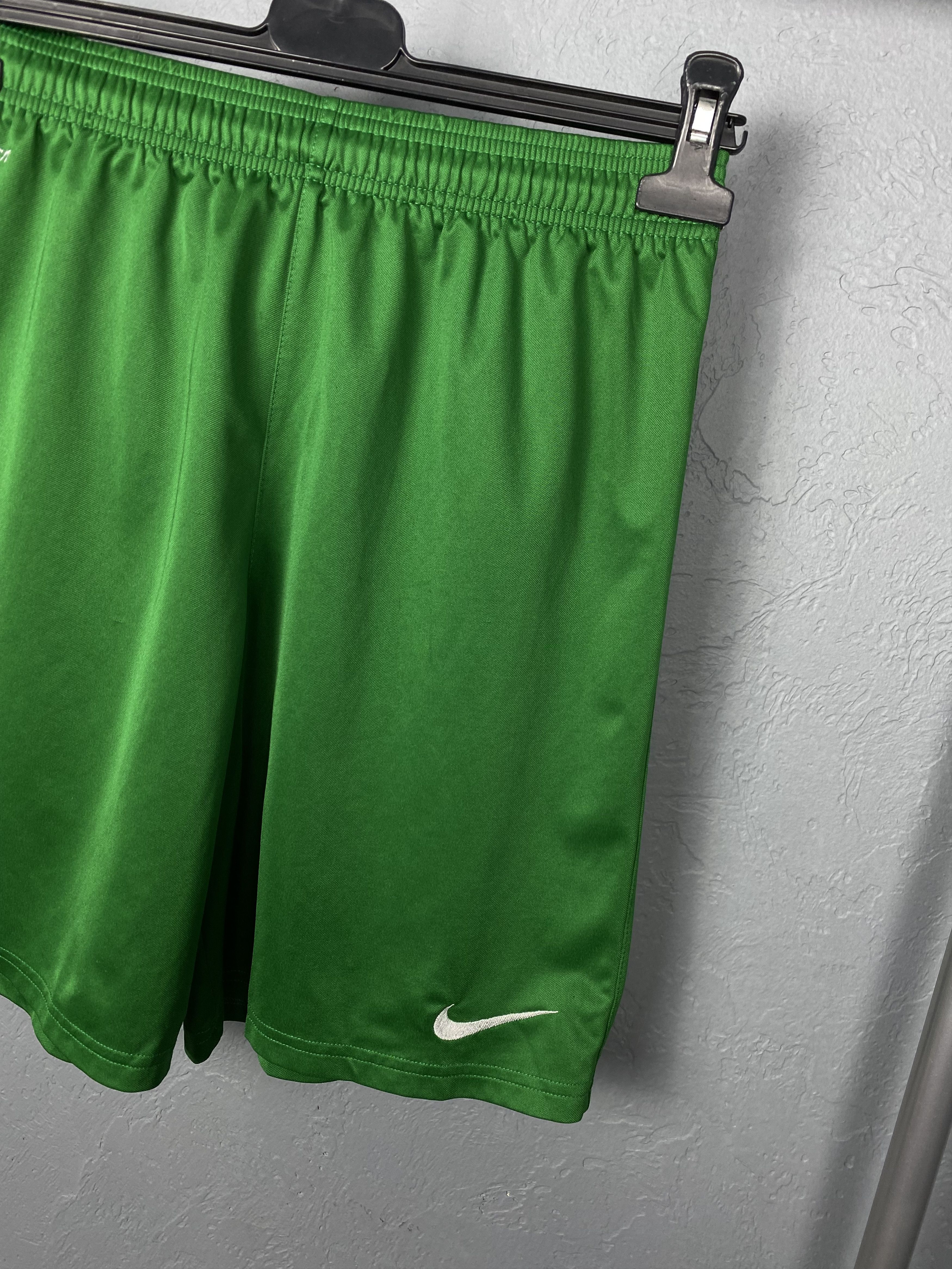 Nike × Vintage Vintage Nike Mens Shorts Dri Fit Y2K Size US 30 / EU 46 - 2 Thumbnail