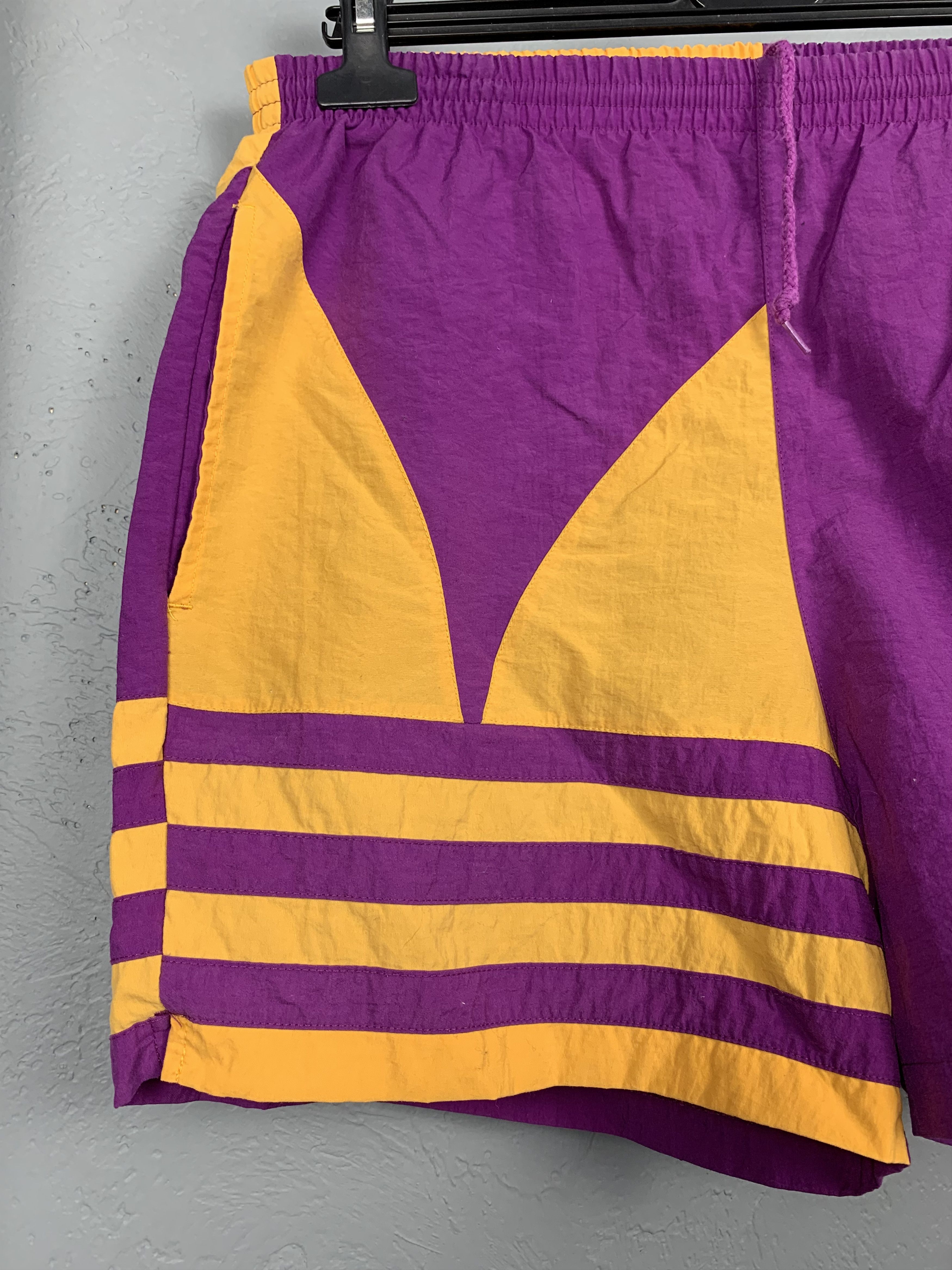 Adidas Adidas 90s Vintage Nylon Mens Shorts Size US 32 / EU 48 - 3 Thumbnail
