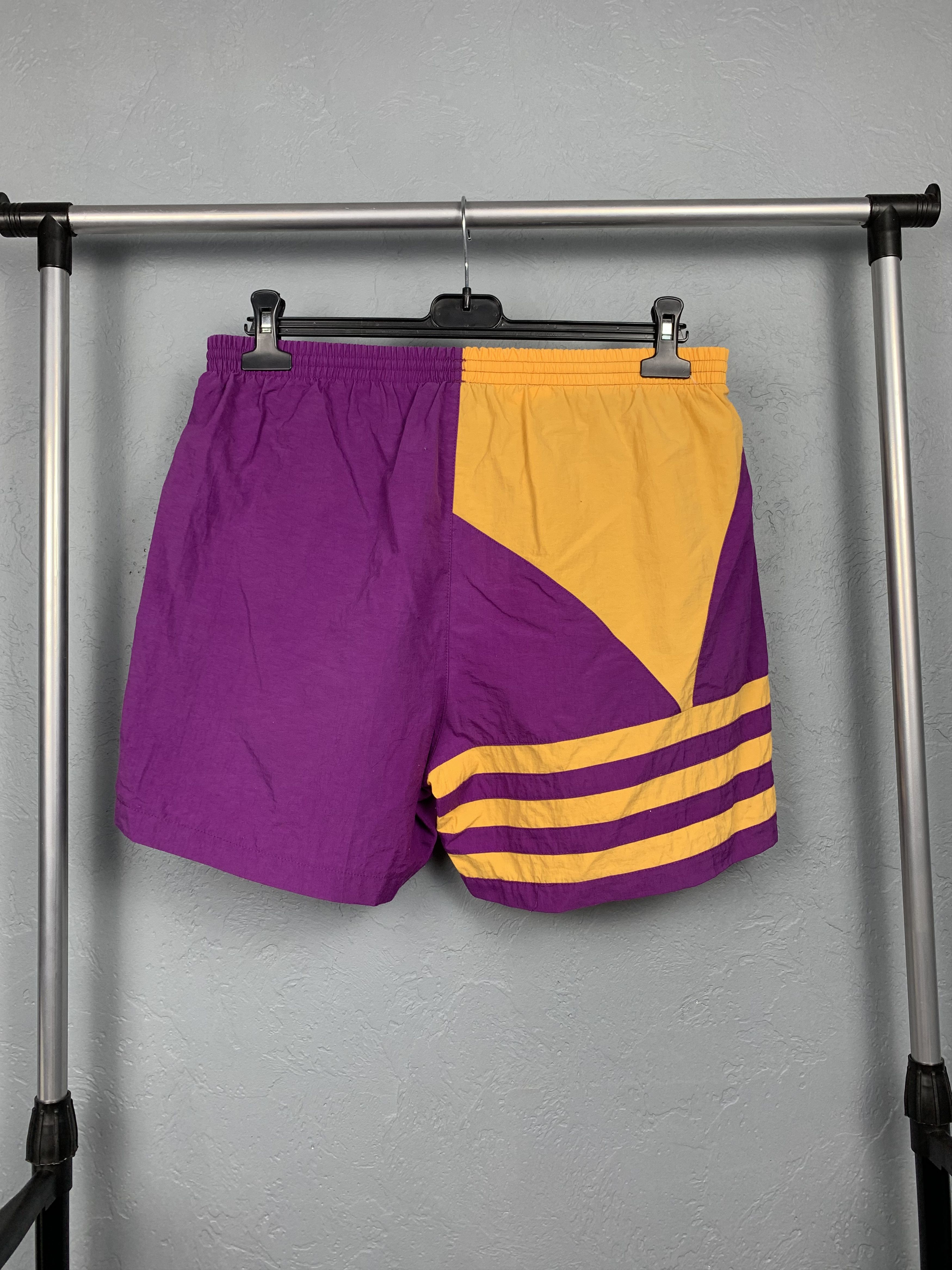 Adidas Adidas 90s Vintage Nylon Mens Shorts Size US 32 / EU 48 - 5 Thumbnail