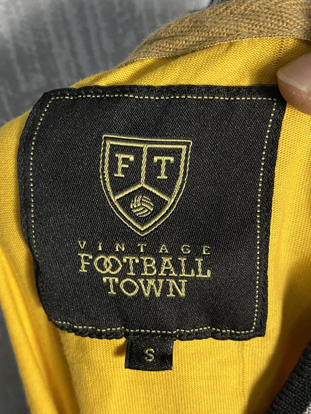 Toffs × Vintage Vintage Wolverhampton Retro Soccer Jersey Size US S / EU 44-46 / 1 - 6 Thumbnail