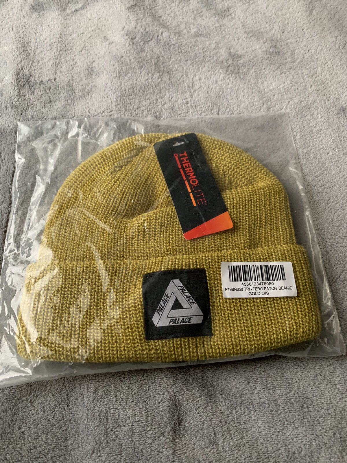 Palace TRI-FERG PATCH BEANIE BLACK TRI FERG PATCH BEANIE | PALACE