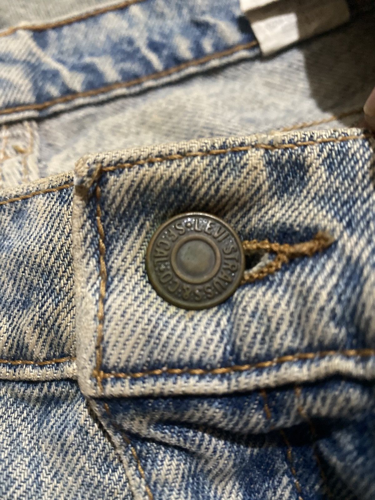 Levi's Vintage Clothing Vintage Levi’s 505 Orange Tag Distressed Denim Size US 33 - 12 Thumbnail